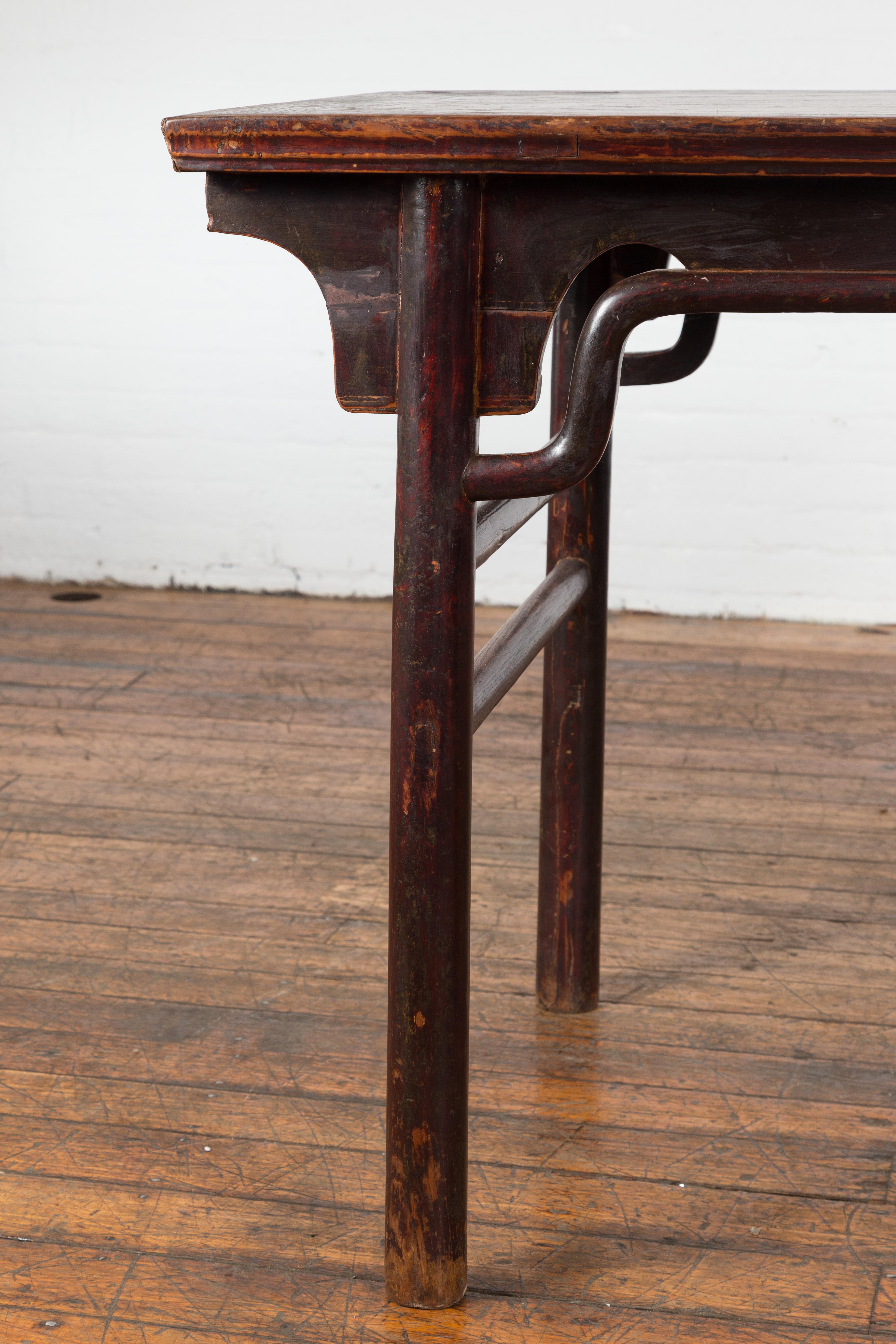 Chinese 19th Century Qing Dynasty Altar Console Table with Distressed Lacquer For Sale 3