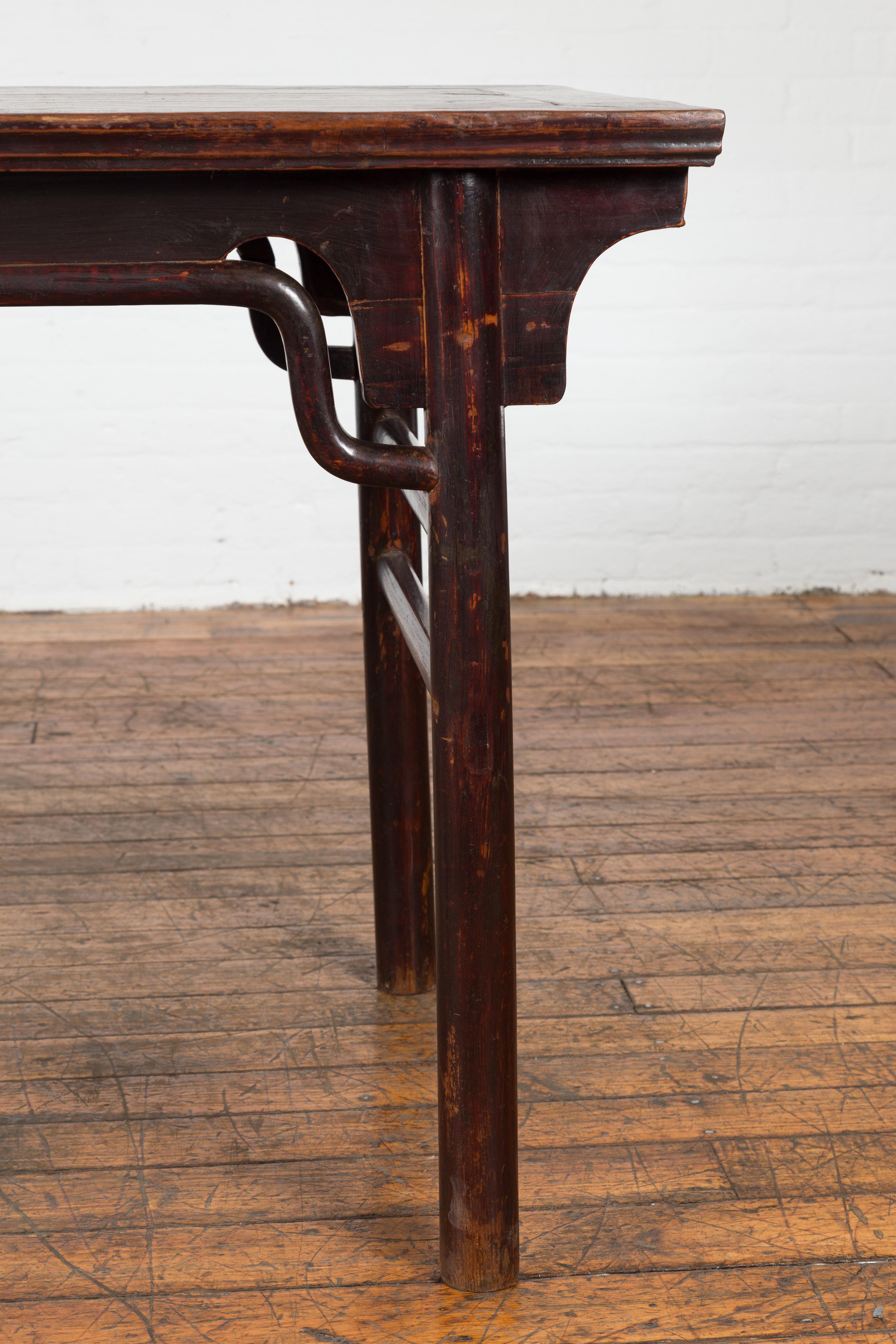 Chinese 19th Century Qing Dynasty Altar Console Table with Distressed Lacquer For Sale 4