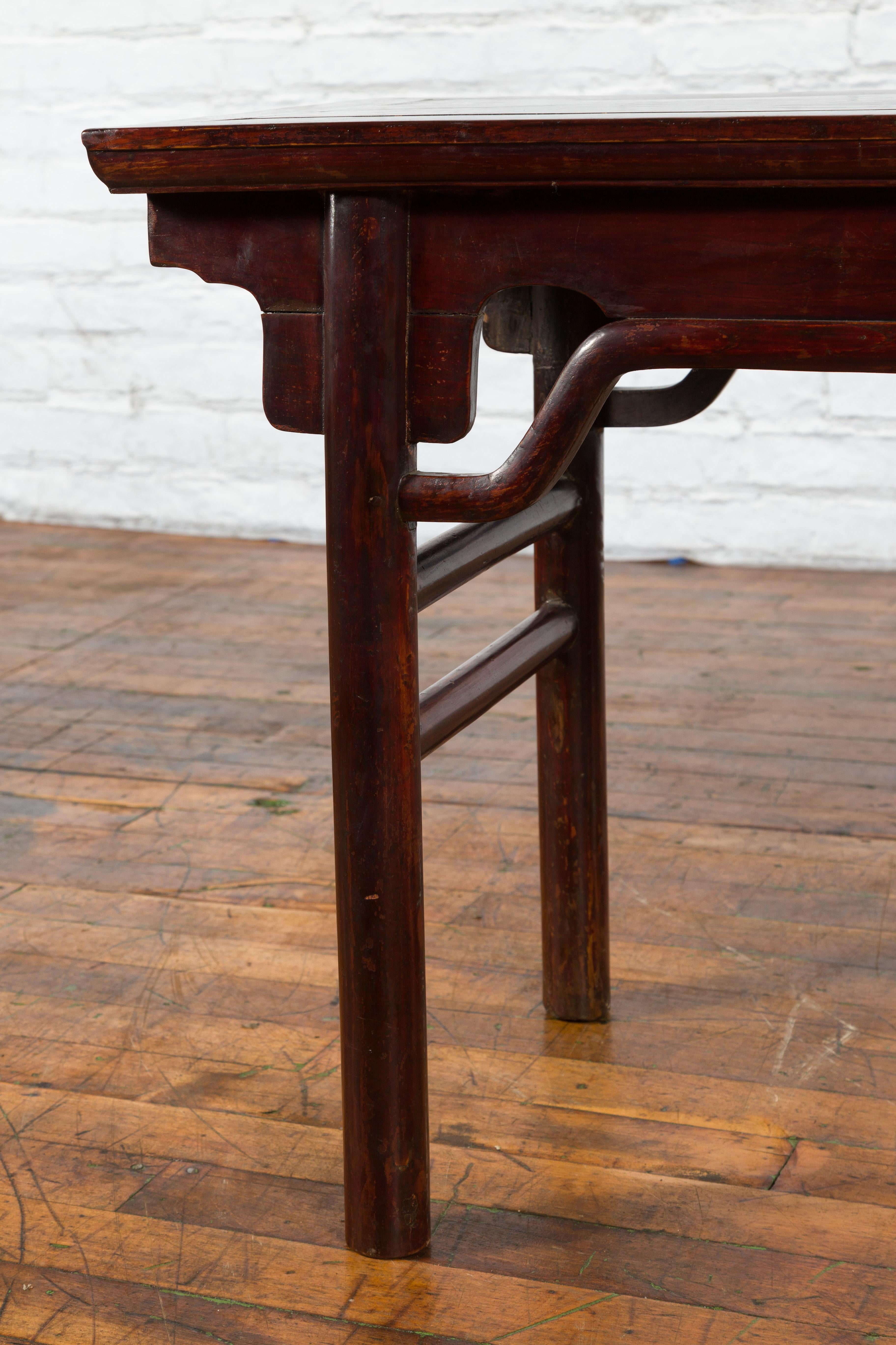 Chinese 19th Century Qing Dynasty Altar Console Table with Humpback Stretchers For Sale 3