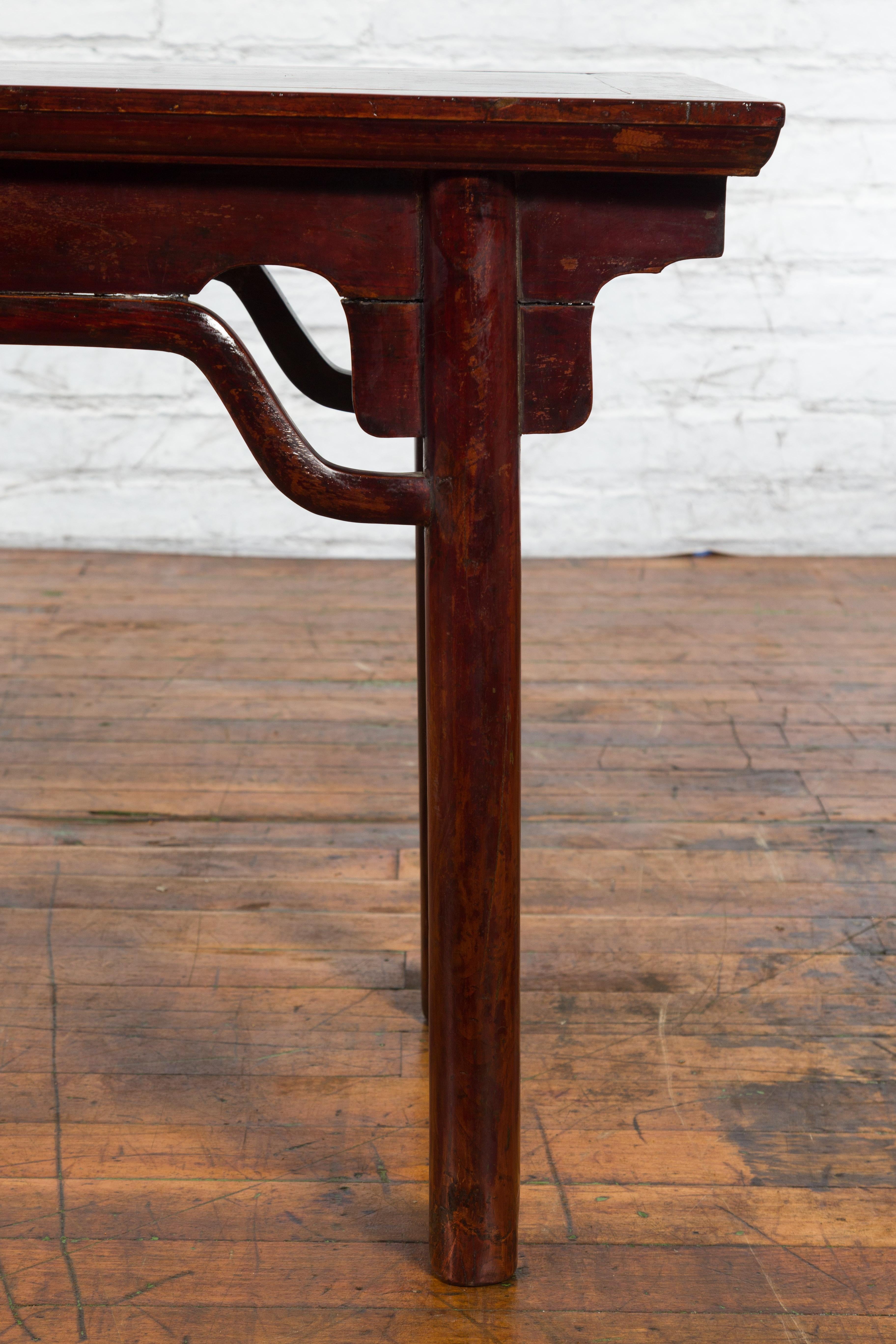 Chinese 19th Century Qing Dynasty Altar Console Table with Humpback Stretchers For Sale 4