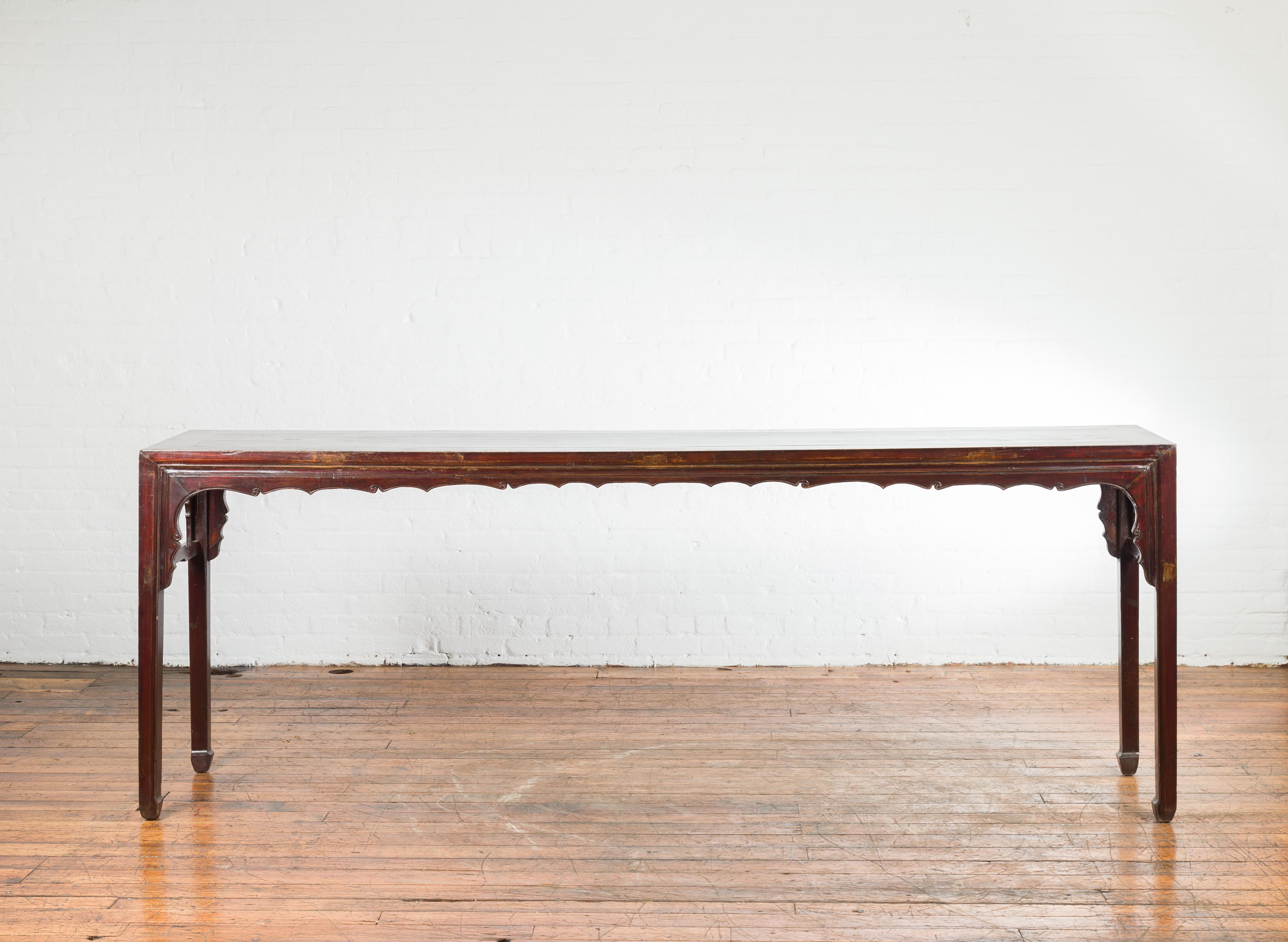 Chinese 19th Century Qing Dynasty Altar Console Table with Reddish Brown Patina In Good Condition In Yonkers, NY