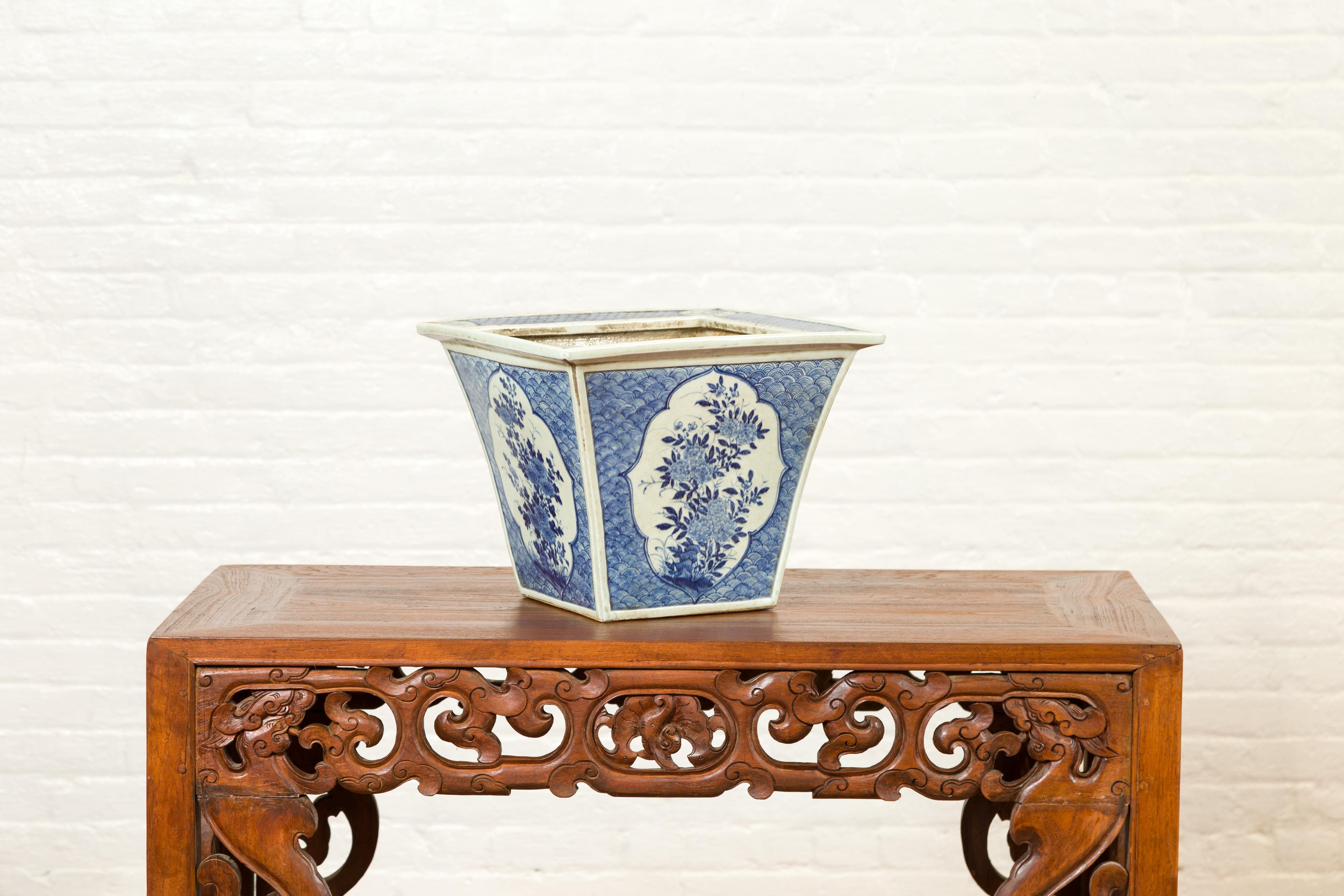 Chinese 19th Century Qing Dynasty Blue and White Planter with Floral Décor 5