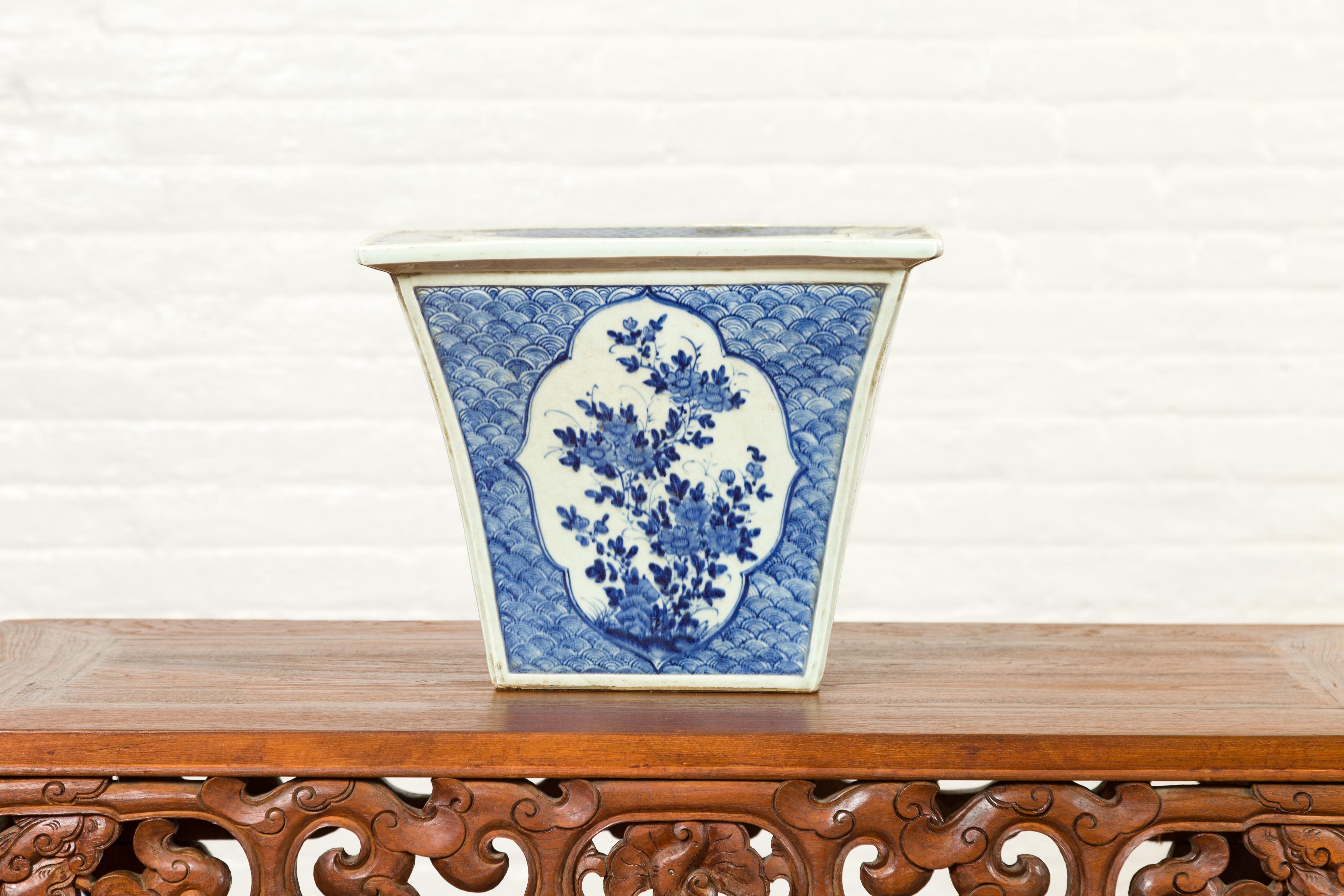 Chinese 19th Century Qing Dynasty Blue and White Planter with Floral Décor 1