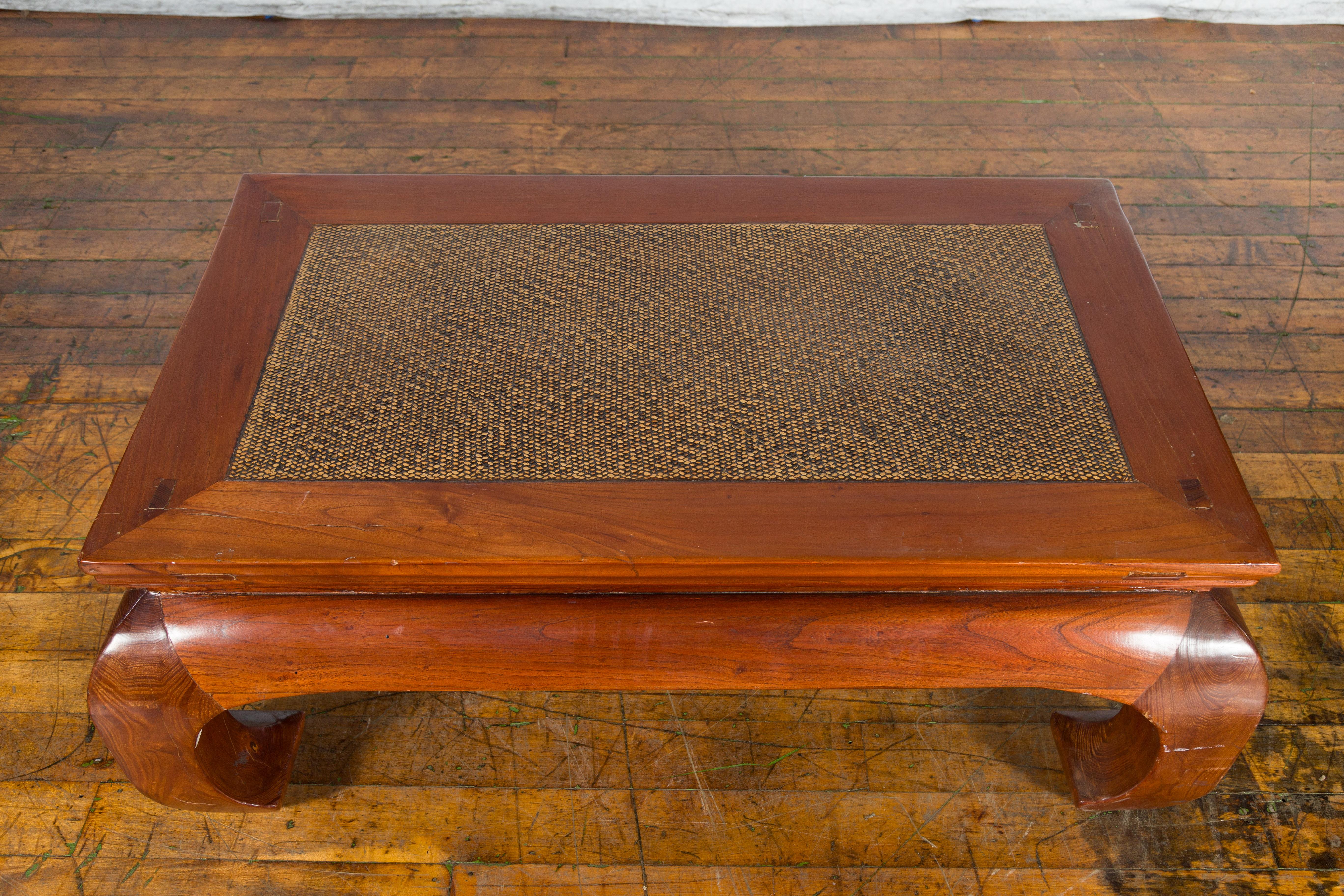 Chinese 19th Century Qing Dynasty Coffee Table with Rattan Top and Chow Legs For Sale 5