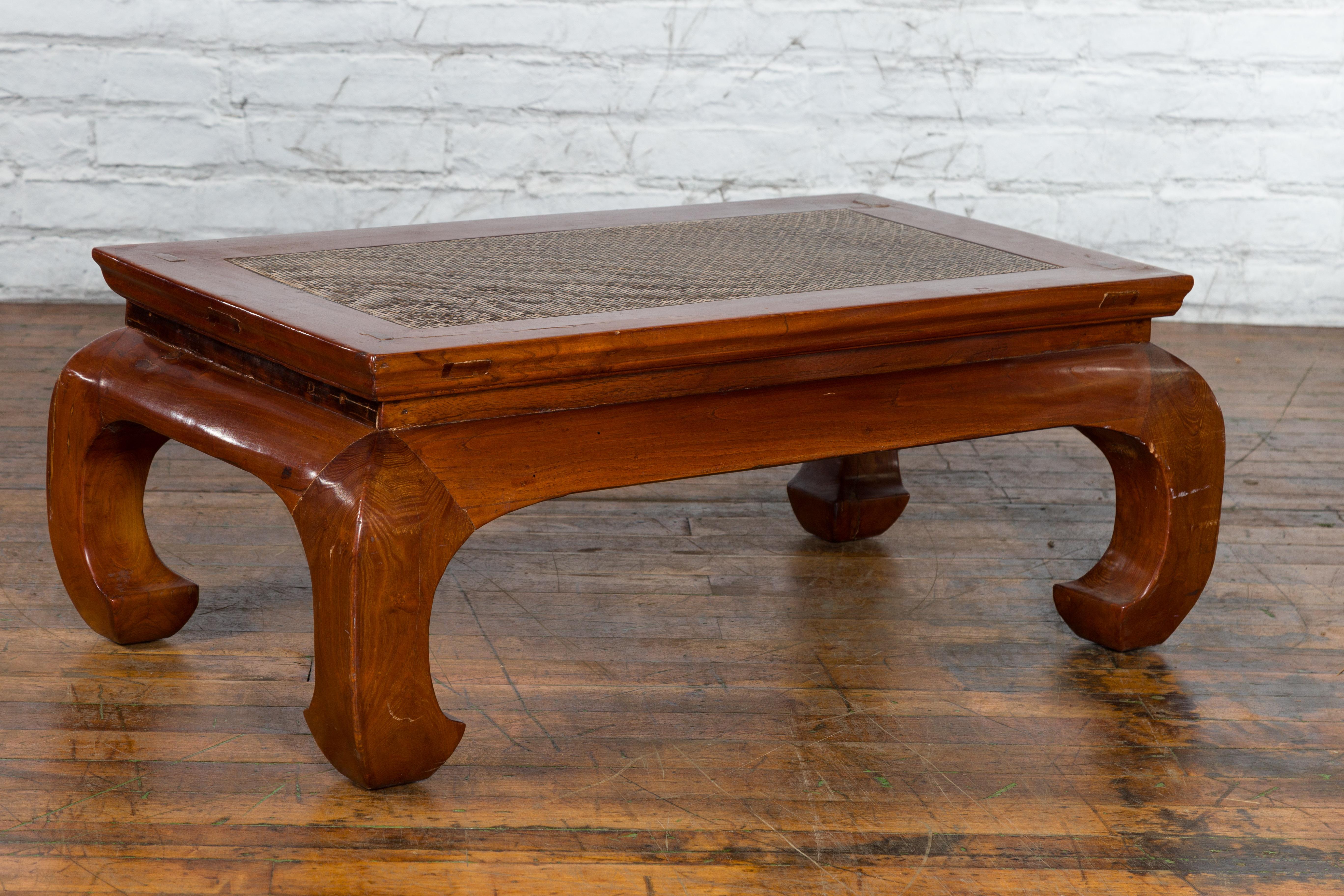 Chinese 19th Century Qing Dynasty Coffee Table with Rattan Top and Chow Legs For Sale 7