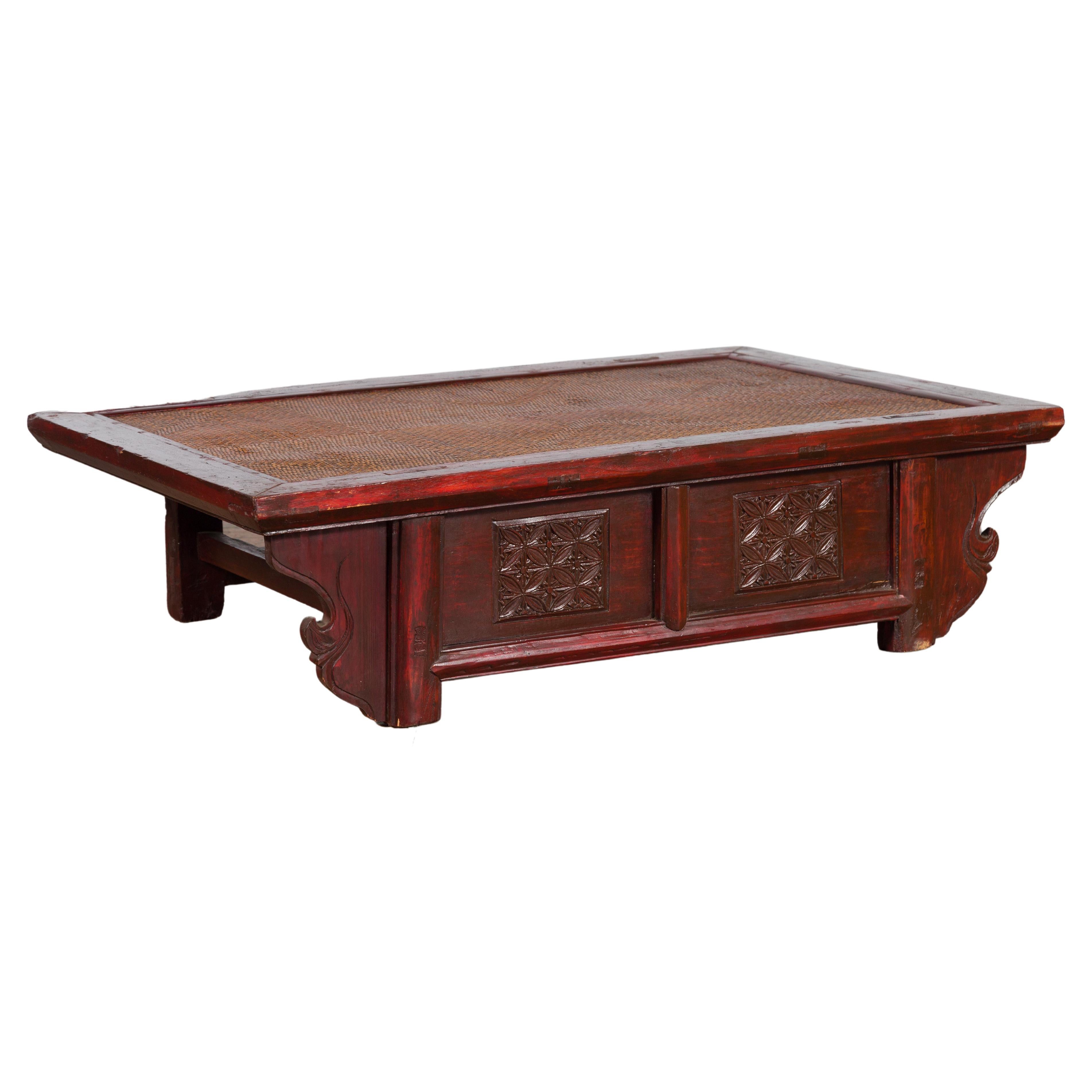 Chinese 19th Century Qing Dynasty Dark Red Lacquer Coffee Table with Rattan Top For Sale 10