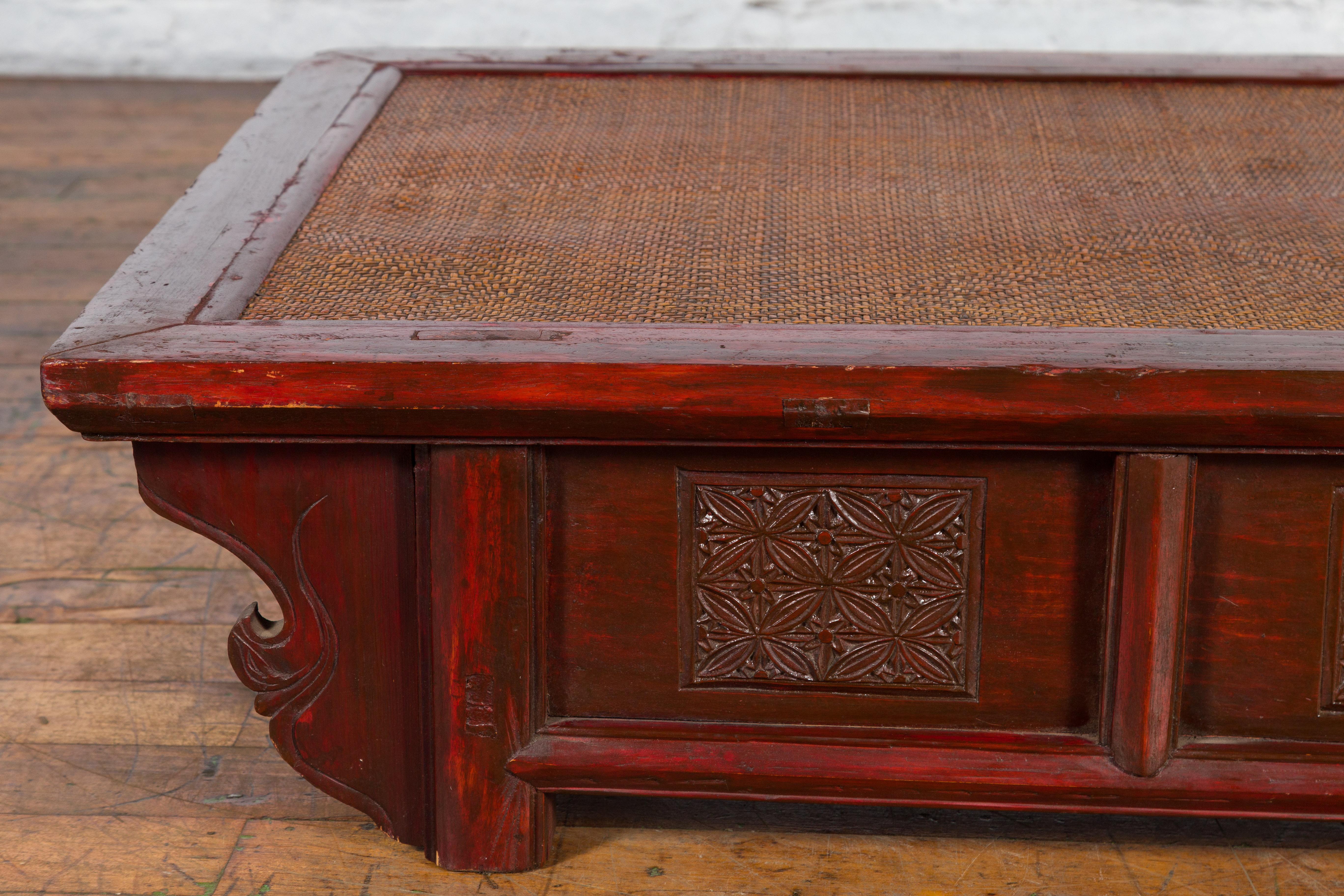 Chinese 19th Century Qing Dynasty Dark Red Lacquer Coffee Table with Rattan Top For Sale 1