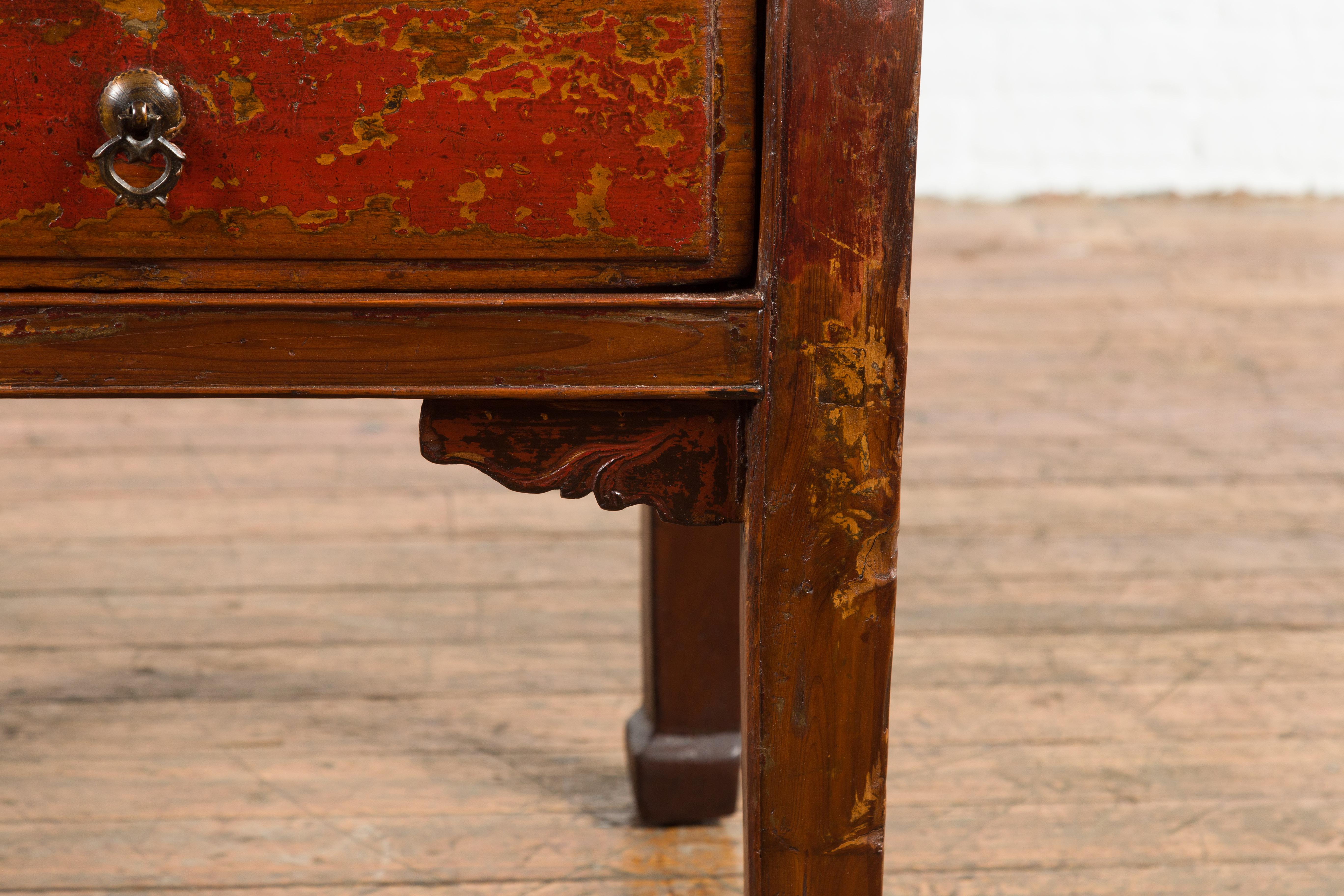 Chinese 19th Century Qing Dynasty Distressed Side Table with Cinnabar Underglaze For Sale 3