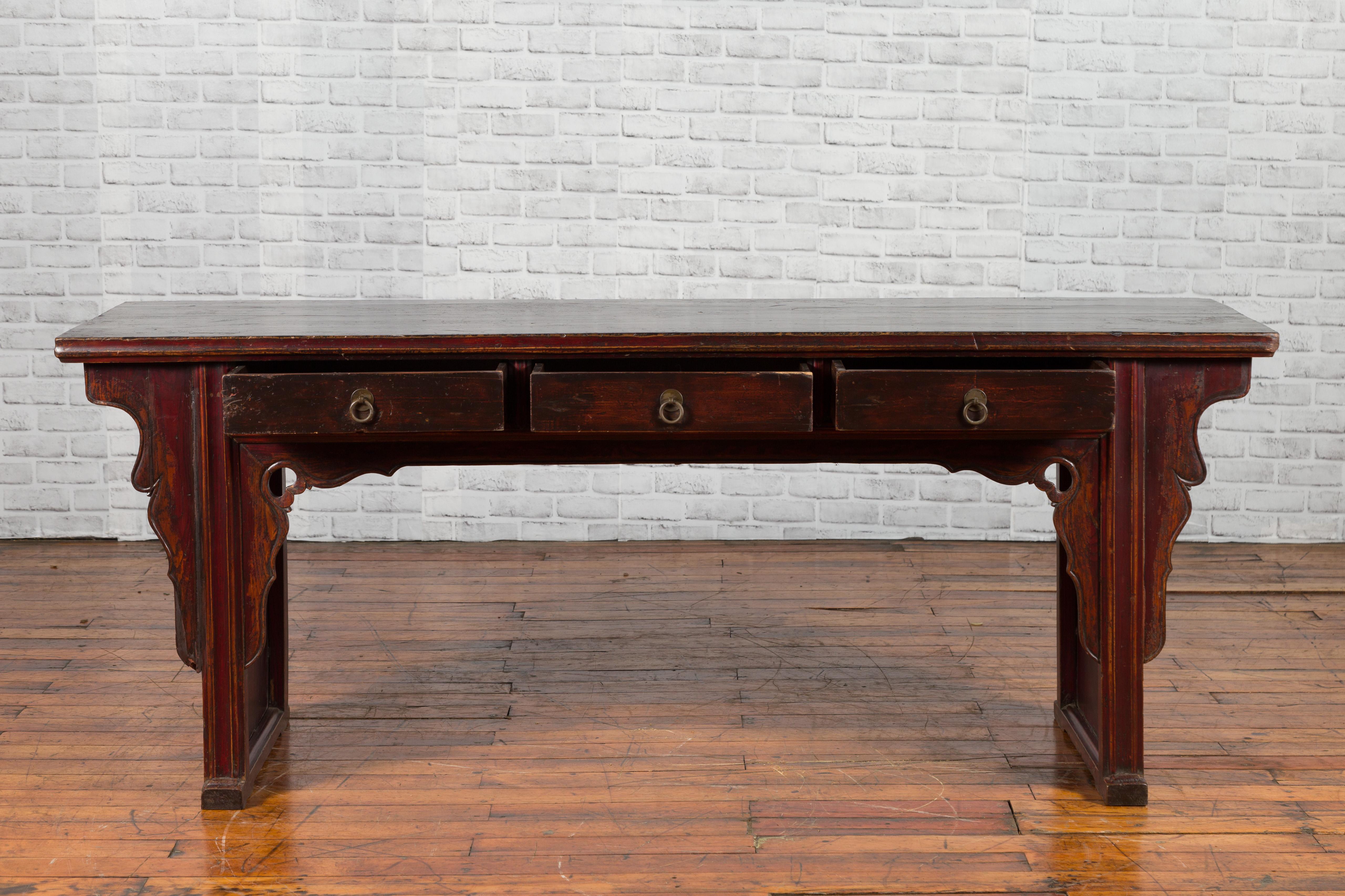 Chinese 19th Century Qing Dynasty Elm Low Console Table with Three Drawers For Sale 6