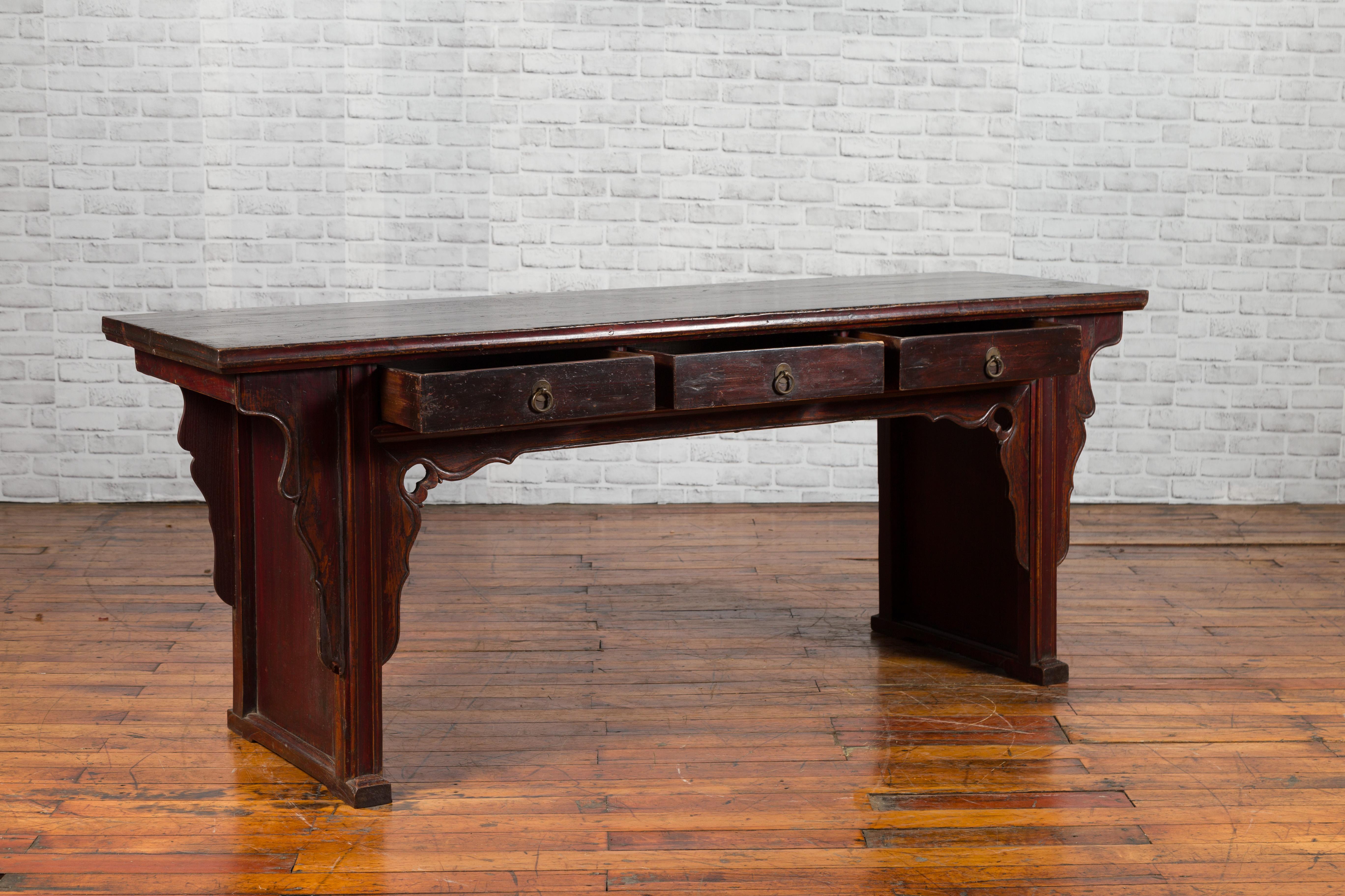 Chinese 19th Century Qing Dynasty Elm Low Console Table with Three Drawers For Sale 7