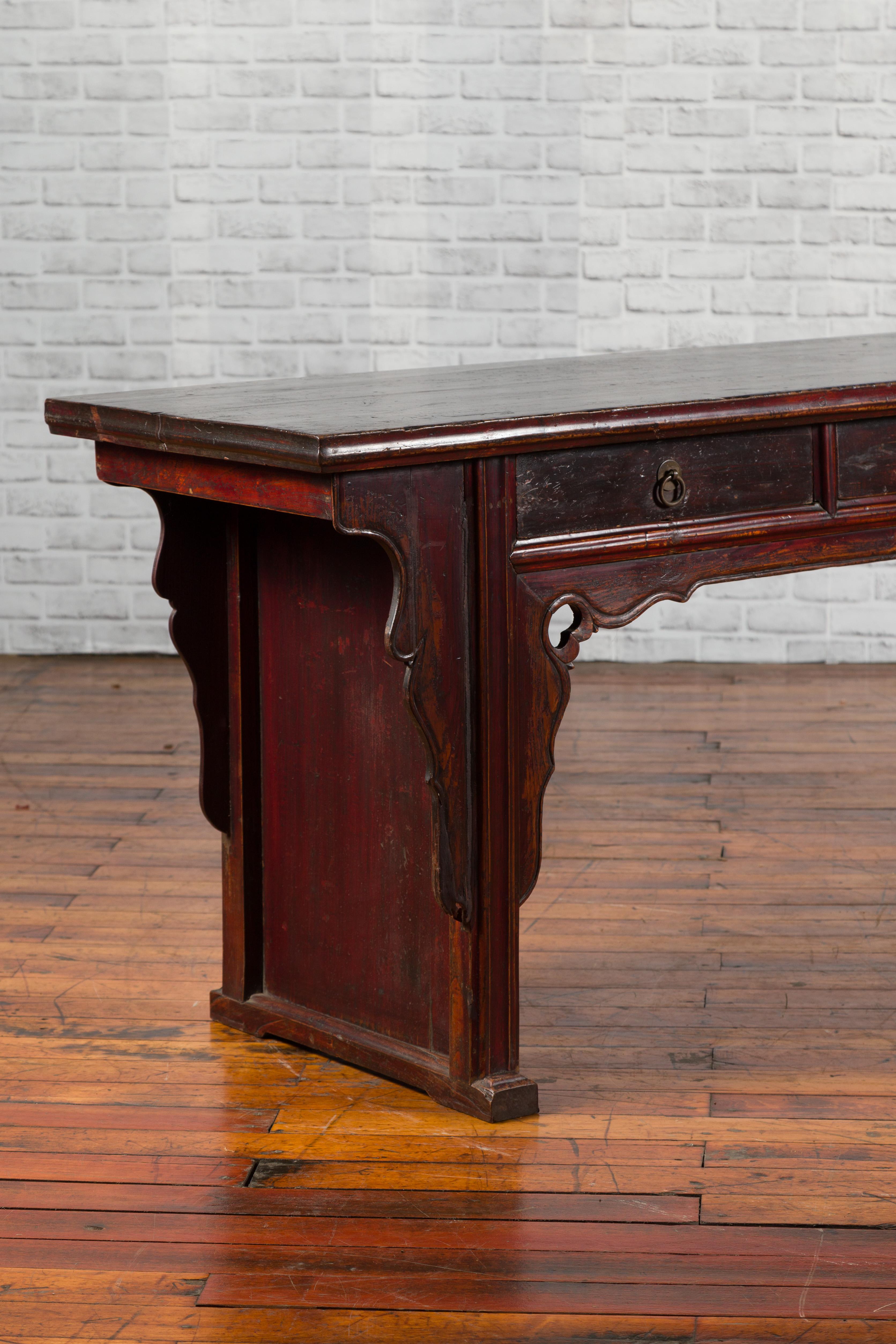 Chinese 19th Century Qing Dynasty Elm Low Console Table with Three Drawers For Sale 9