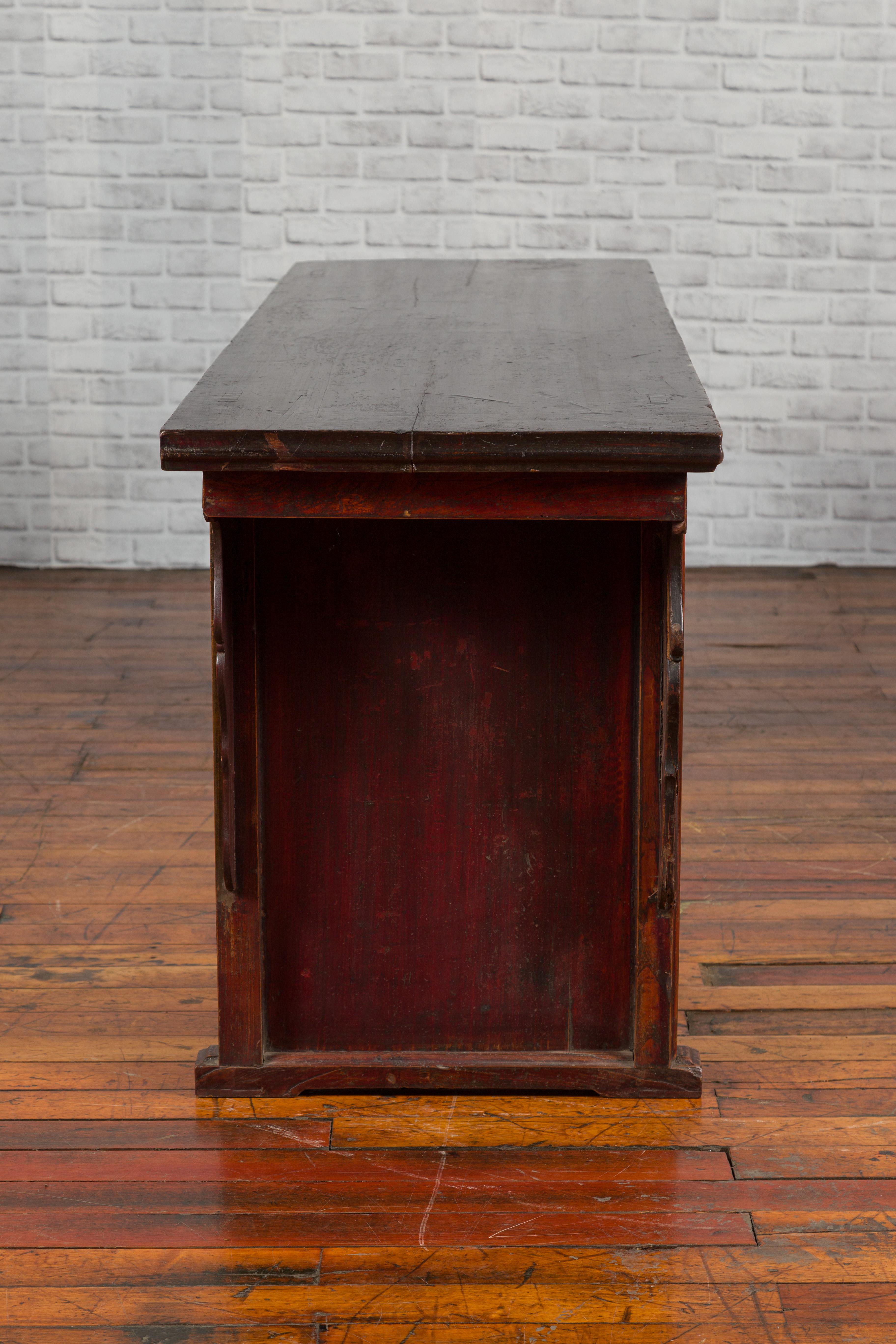 Chinese 19th Century Qing Dynasty Elm Low Console Table with Three Drawers For Sale 10