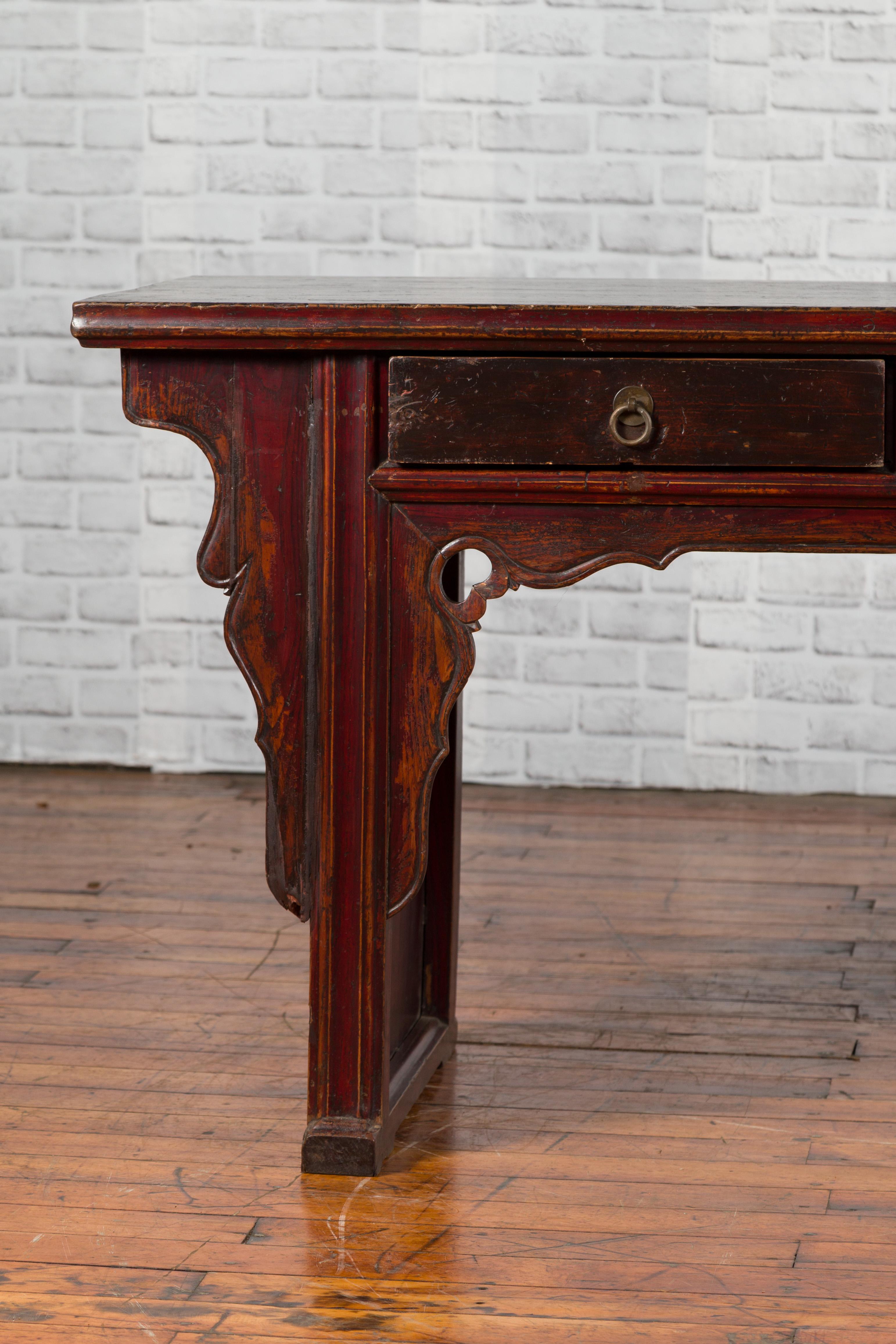 Chinese 19th Century Qing Dynasty Elm Low Console Table with Three Drawers For Sale 1