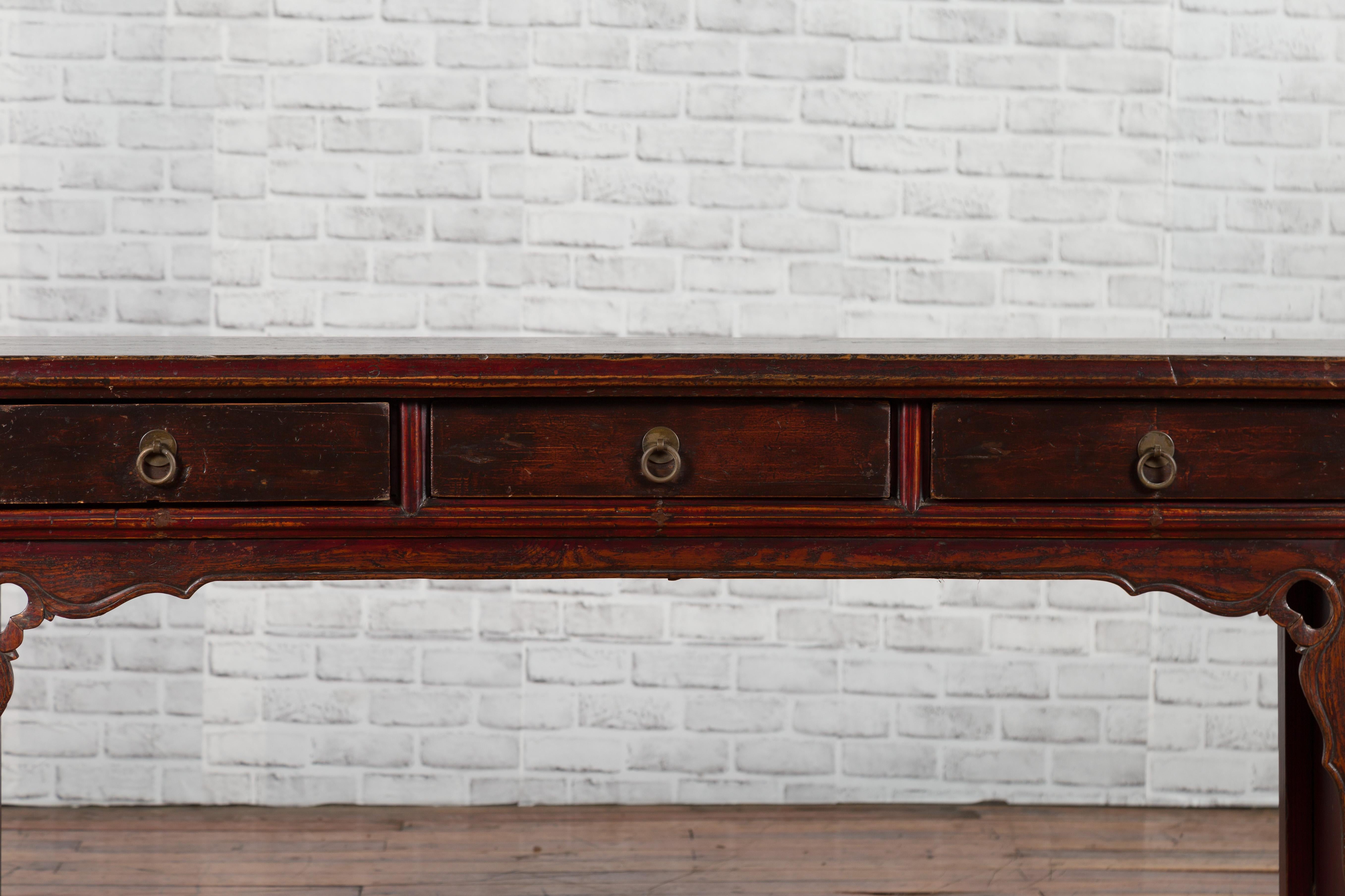 Chinese 19th Century Qing Dynasty Elm Low Console Table with Three Drawers For Sale 4