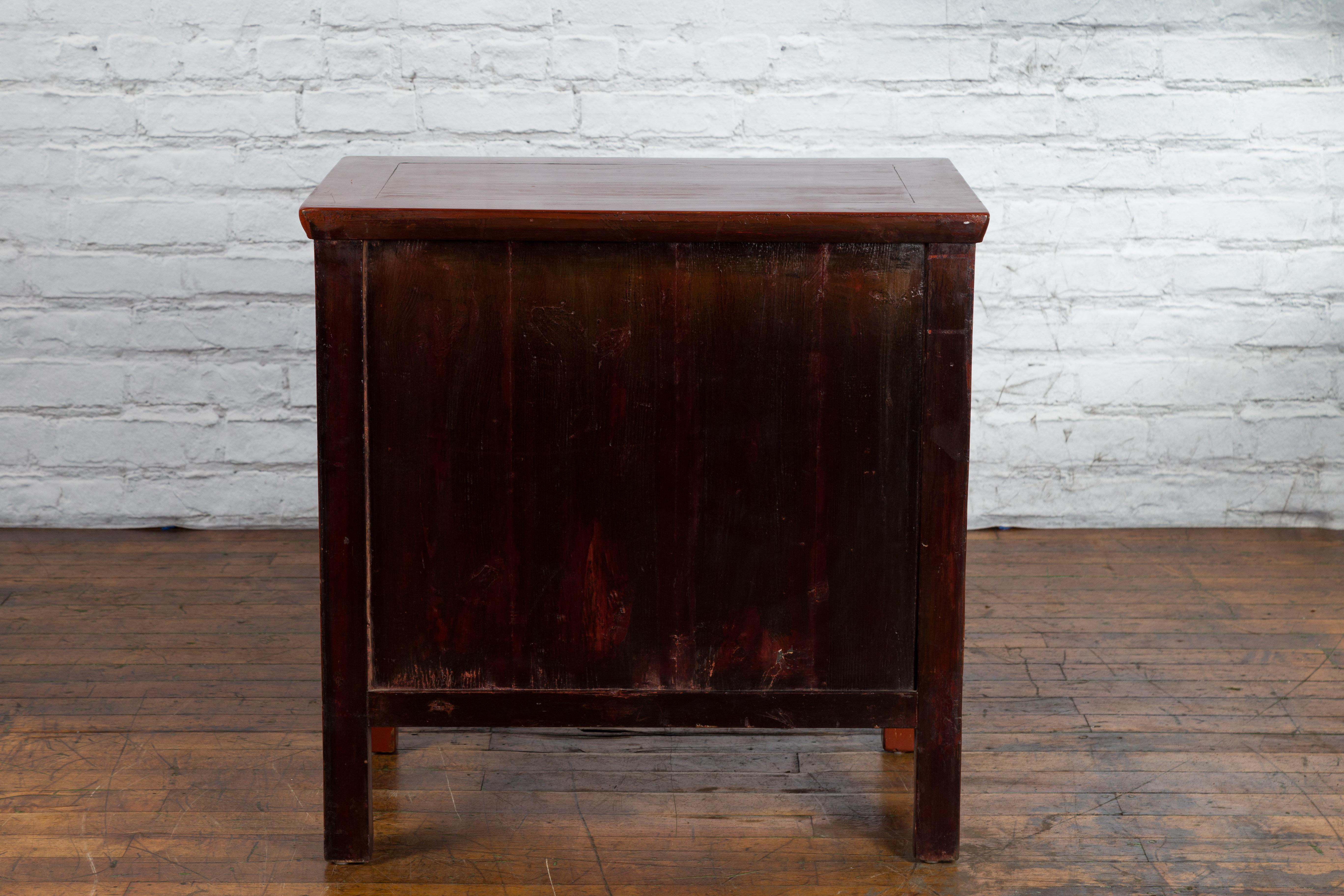 Chinese 19th Century Qing Dynasty Period Red Lacquered Side Cabinet For Sale 11