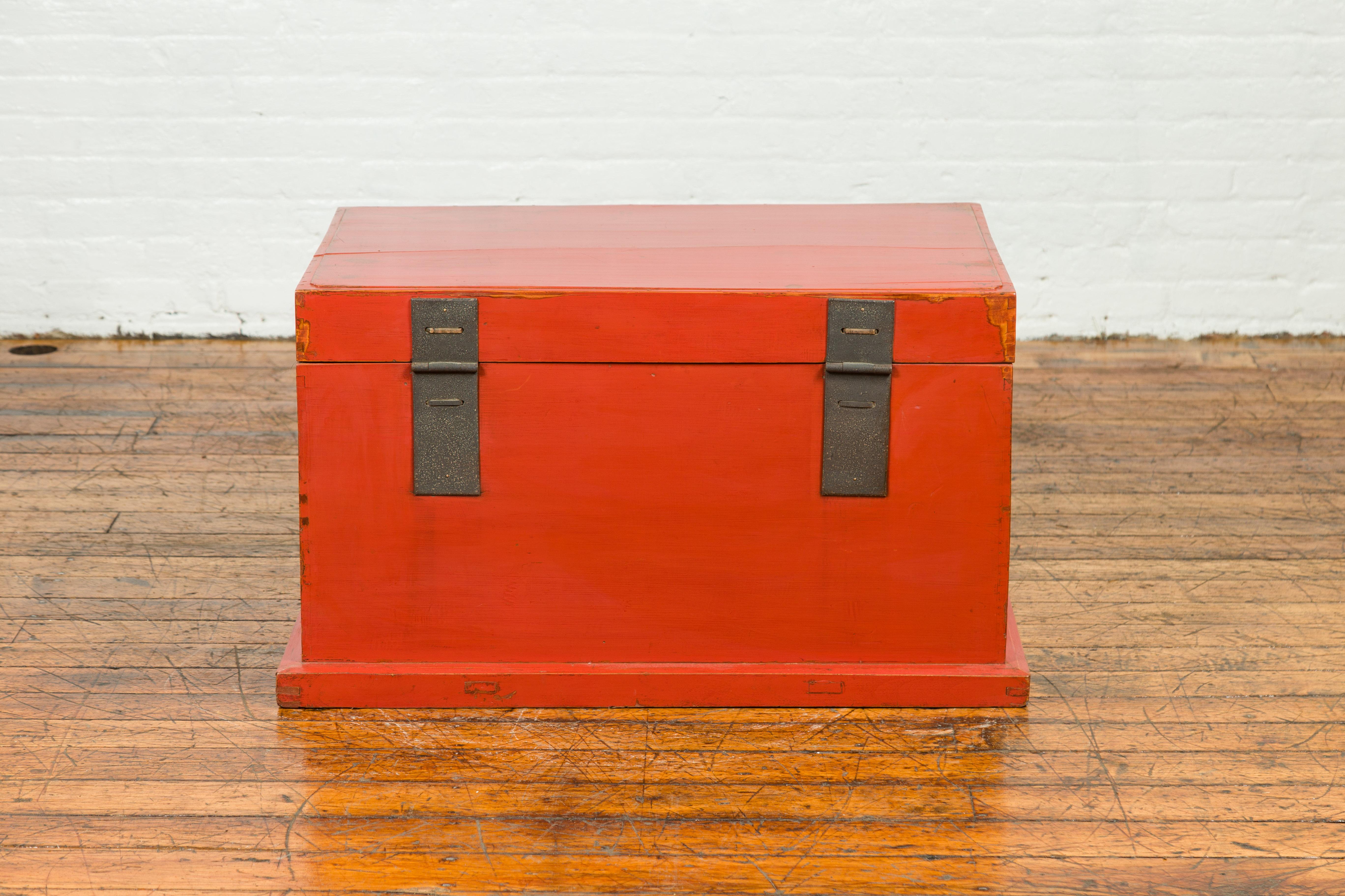 Chinese 19th Century Qing Dynasty Red Lacquered Blanket Chest with Iron Hardware For Sale 9