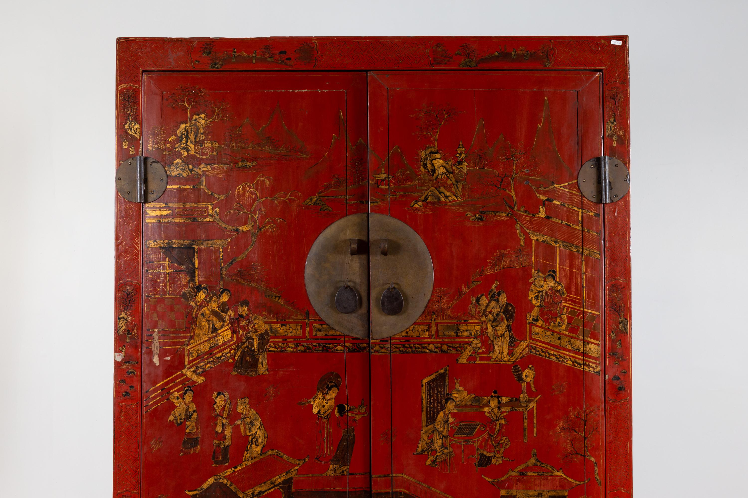 Chinese 19th Century Qing Dynasty Red Lacquered Cabinet with Chinoiserie Décor In Good Condition In Yonkers, NY