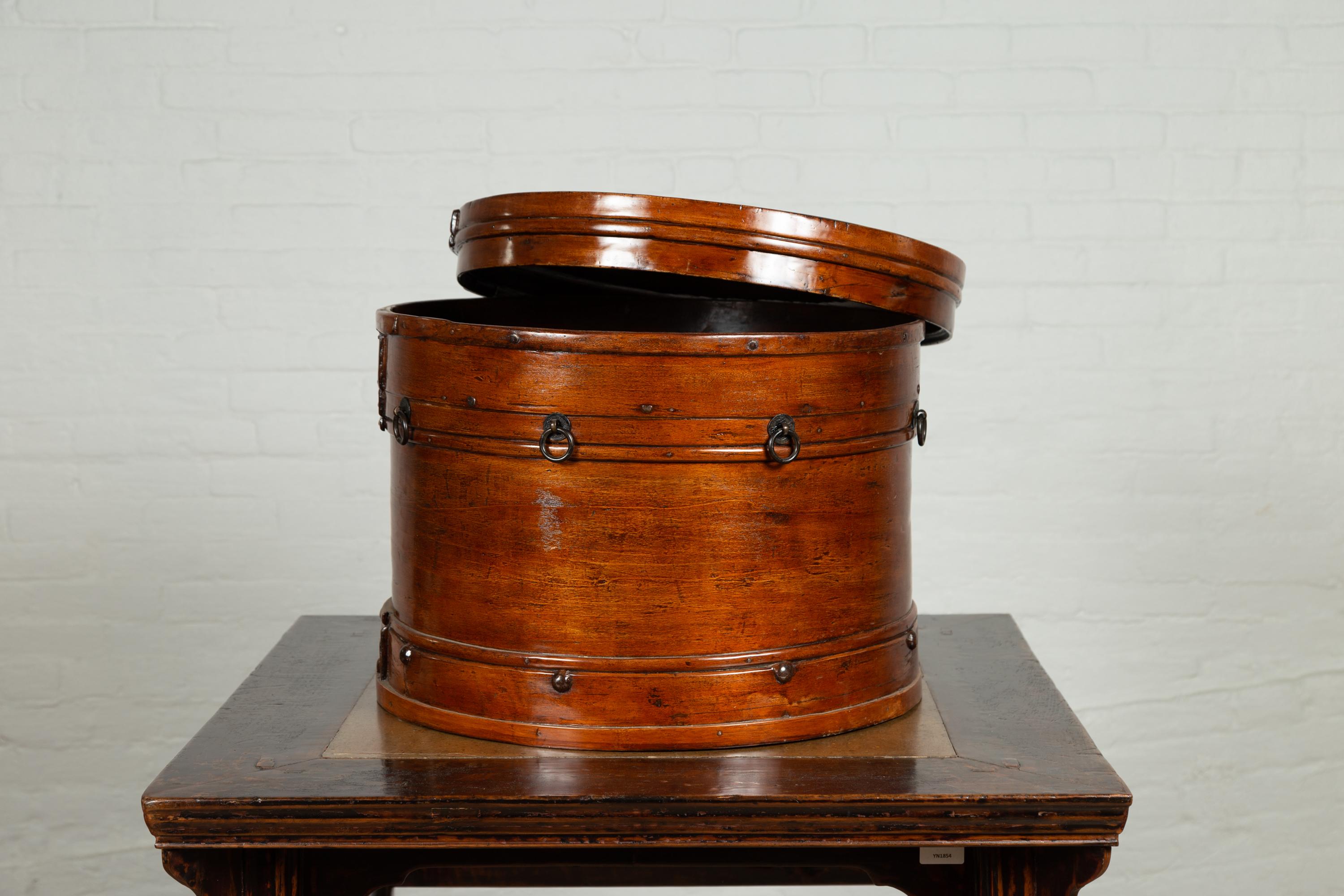 Qing Dynasty 19th Century Round Lidded Wooden Box with Rattan Top For Sale 3