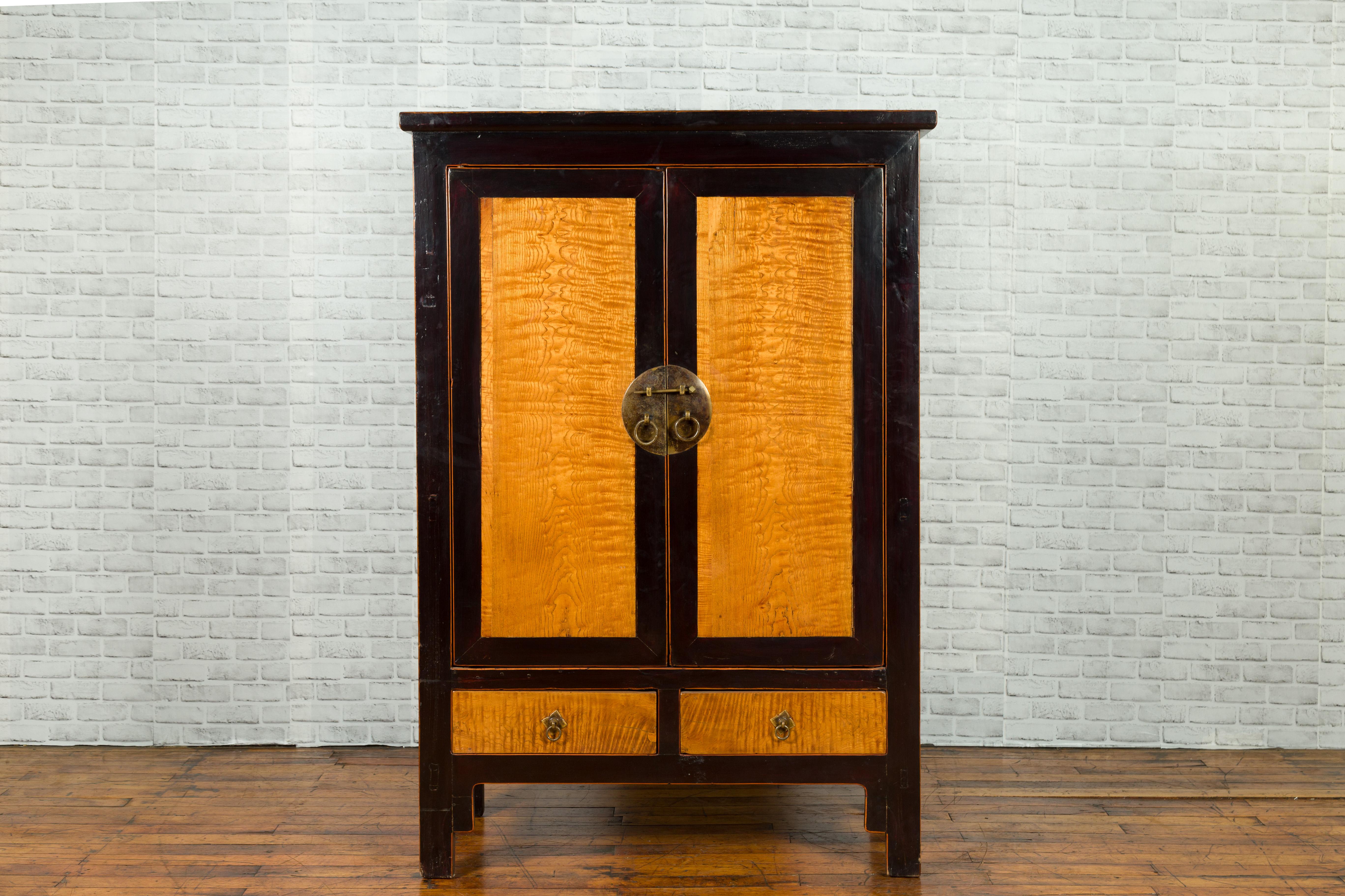 Chinese 19th Century Two-Door Black Cabinet with Inset Burl Panels and Drawers In Good Condition In Yonkers, NY
