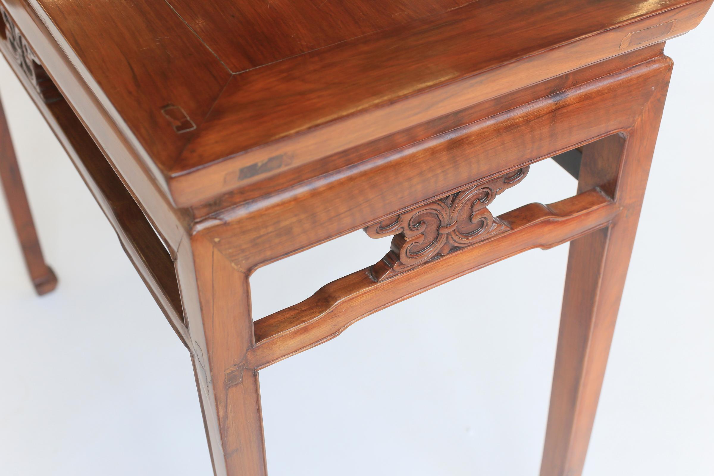Chinese 19th Century walnut Console Table In Good Condition For Sale In New York, NY