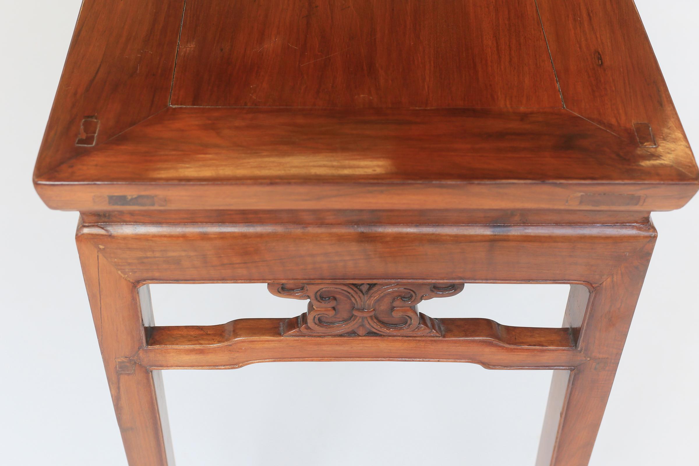 Walnut Chinese 19th Century walnut Console Table For Sale