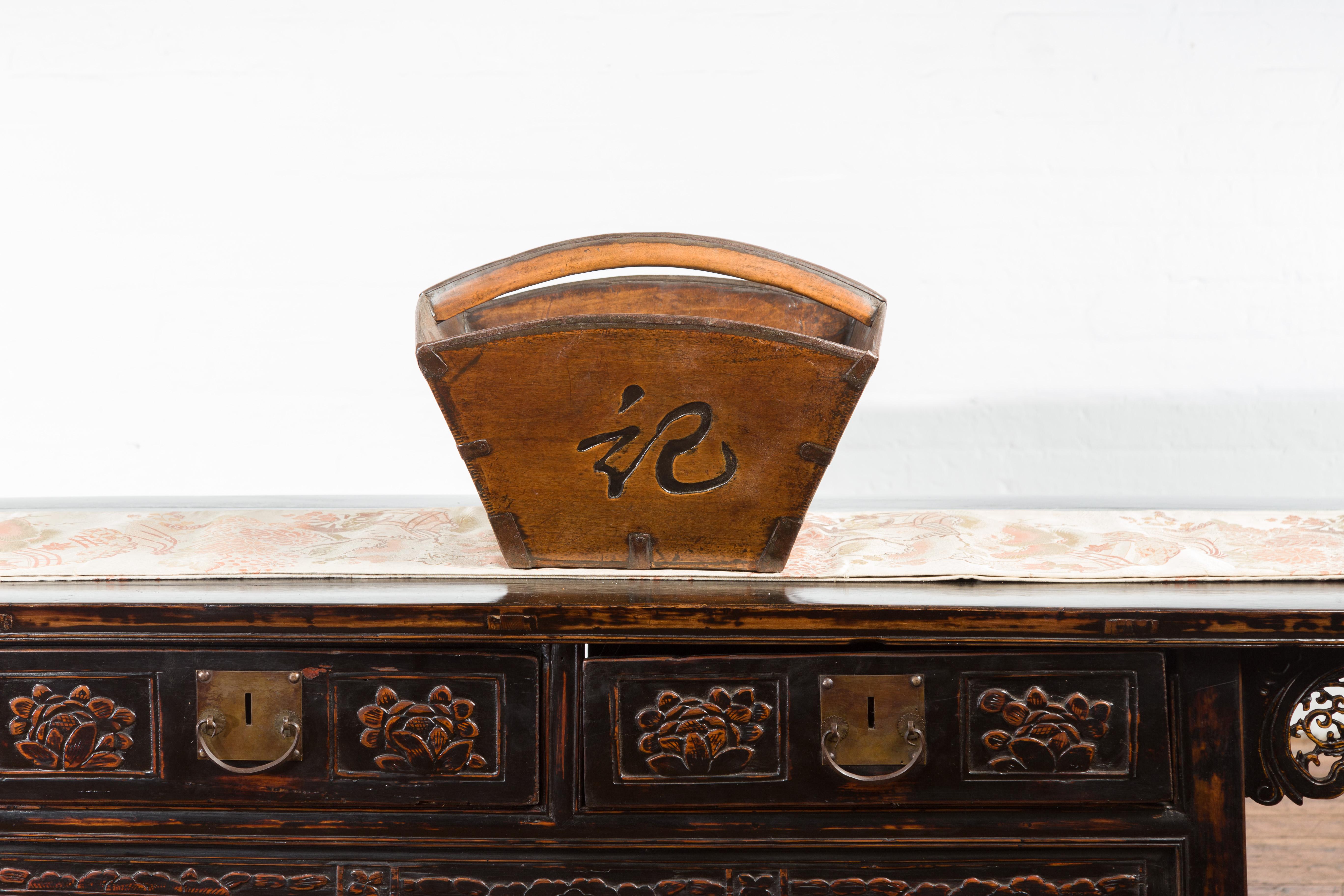 Chinese 19th Century Wooden Carrying Basket with Black Calligraphy and Handle 6