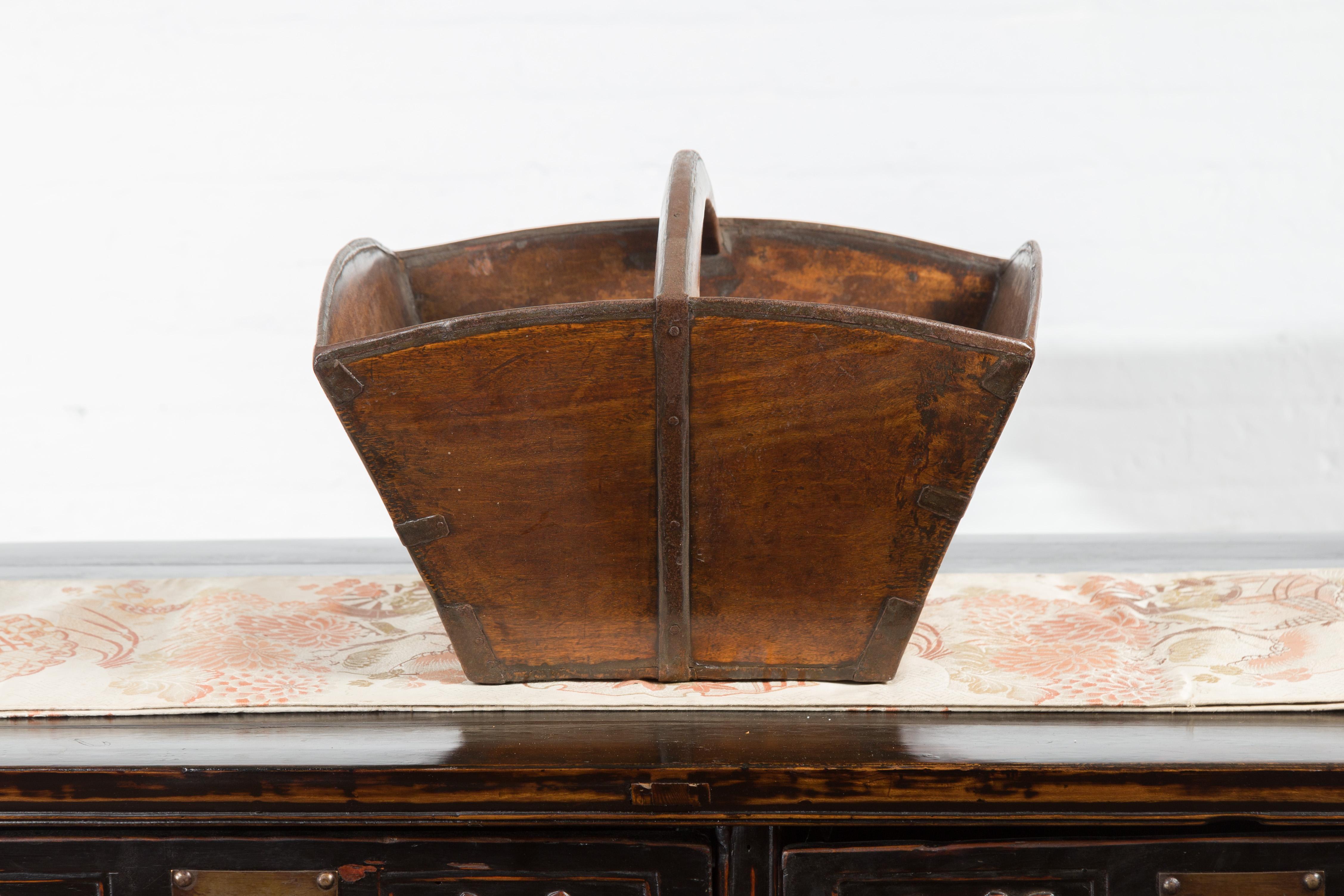 Chinese 19th Century Wooden Carrying Basket with Black Calligraphy and Handle 3