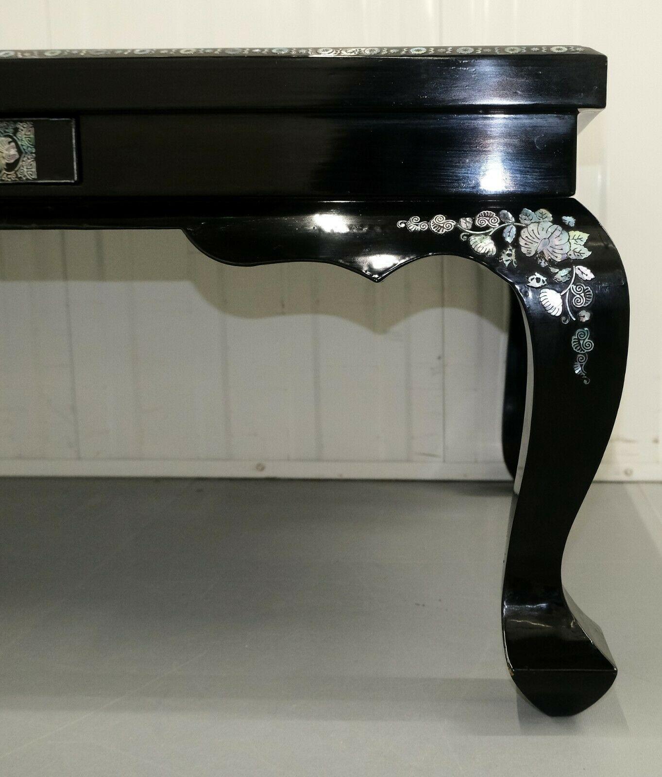 Chinese 20th Century Black Laquer & Mother Pearl Inlaid Low Coffee Table For Sale 1