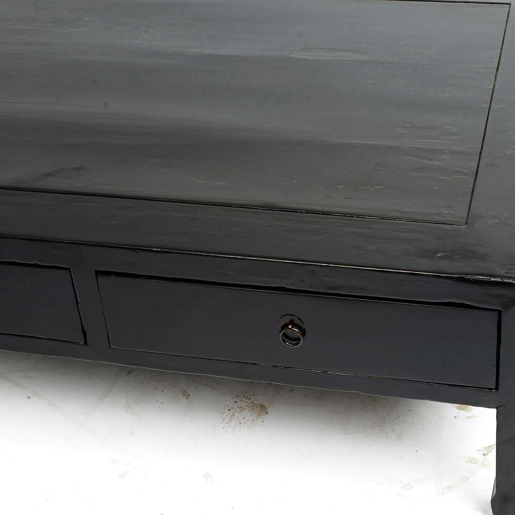 20th Century Chinese 4-Drawer Qing Dynasty Coffee Table in Black Lacquer