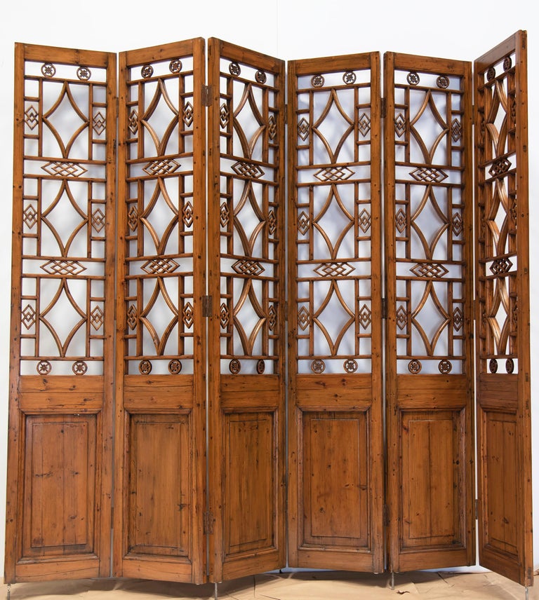 CHINESE 6-PANEL Sculptured Wooden Lattice Room Divider/Screen For Sale 3