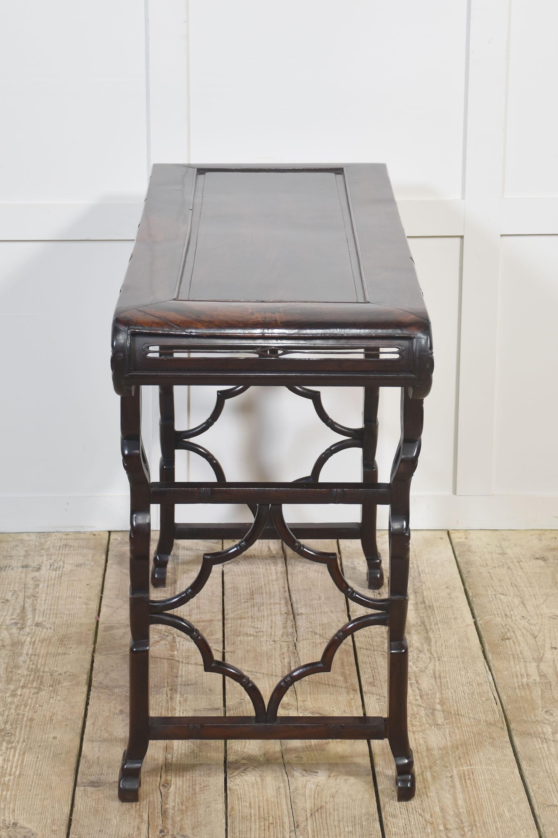 Table d'autel chinoise en vente 4