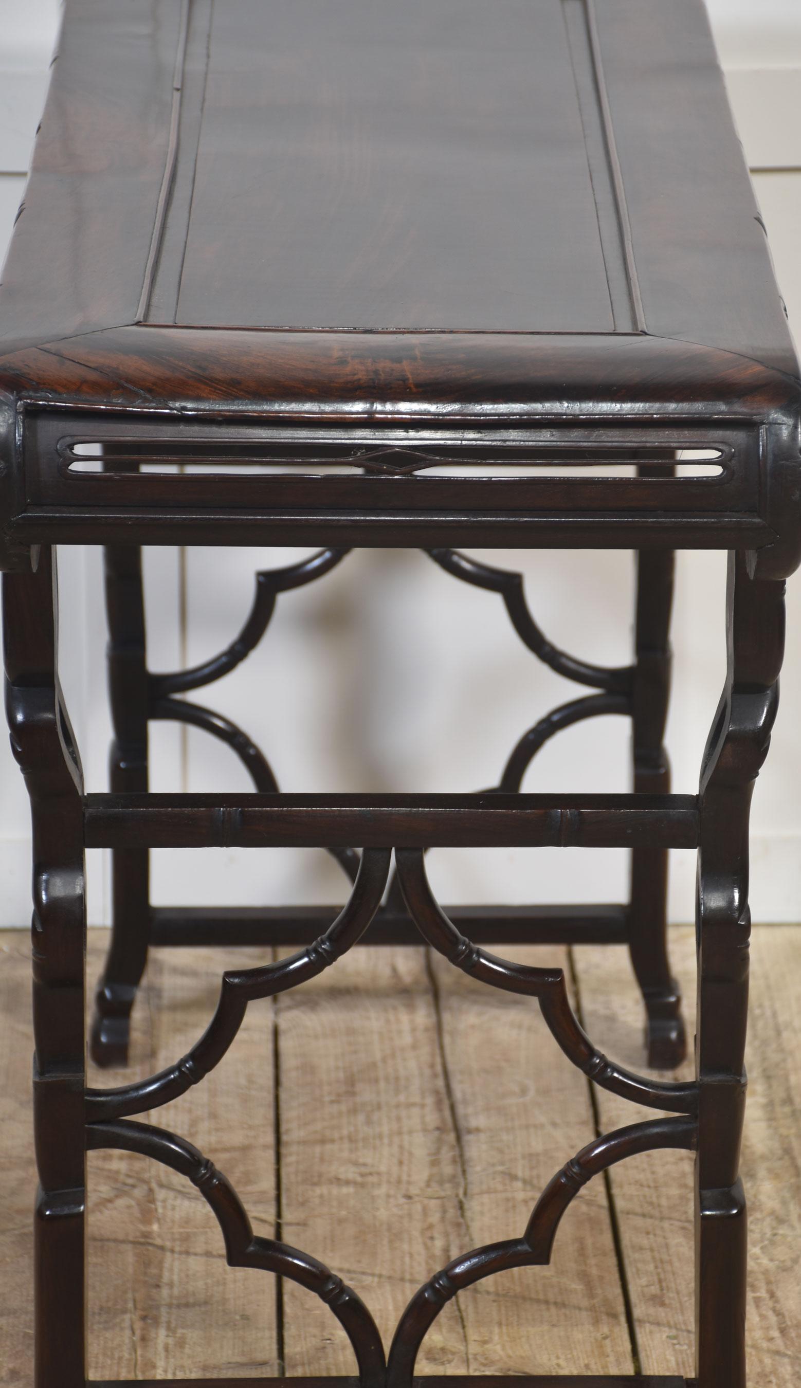 Table d'autel chinoise en vente 5