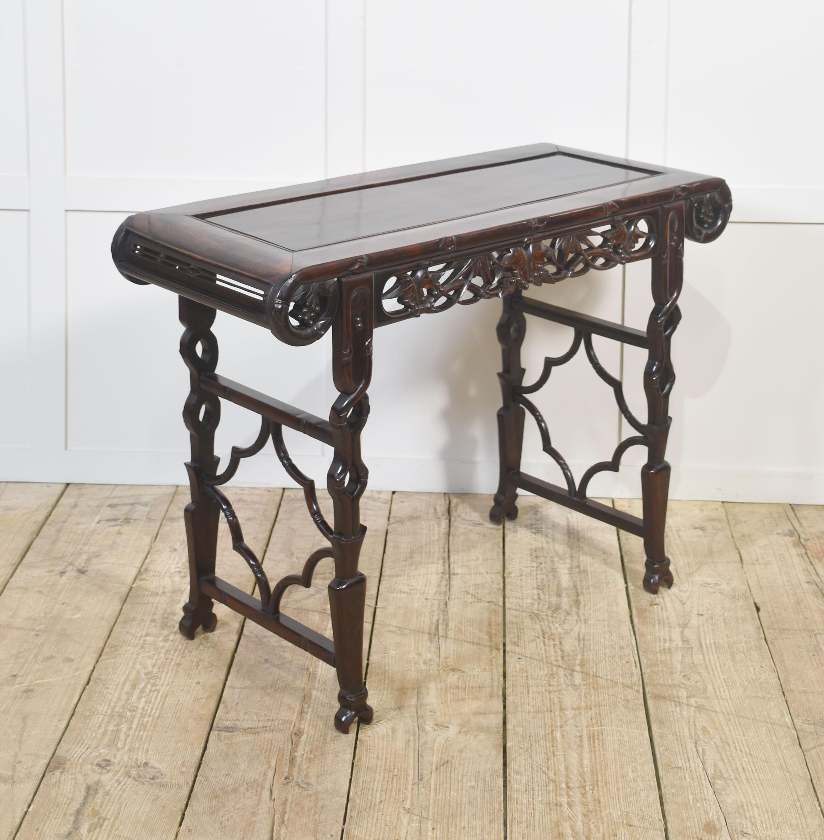 Table d'autel chinoise en vente 6