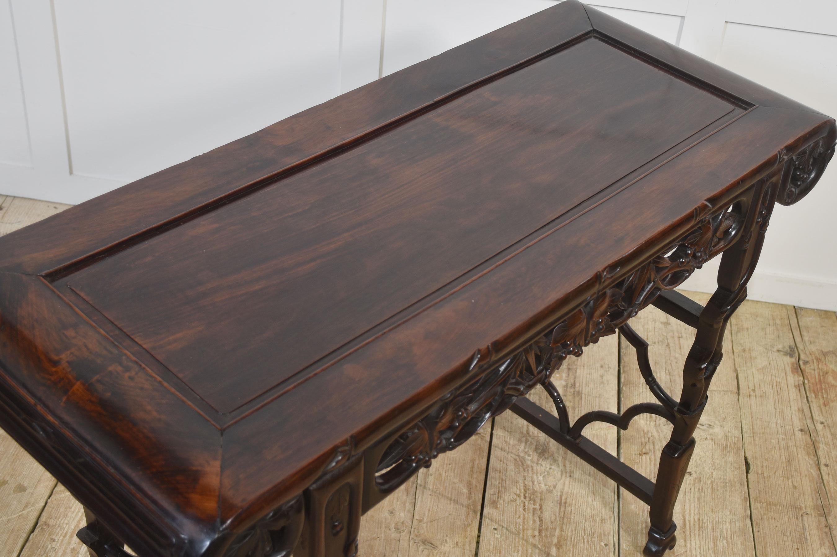Table d'autel chinoise en vente 3
