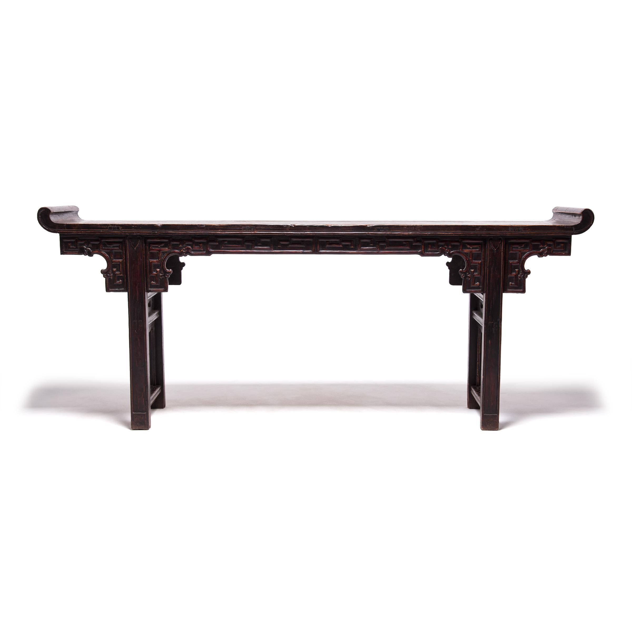 Chinois Table d'autel chinoise avec extrémités en éventail, vers 1800 en vente