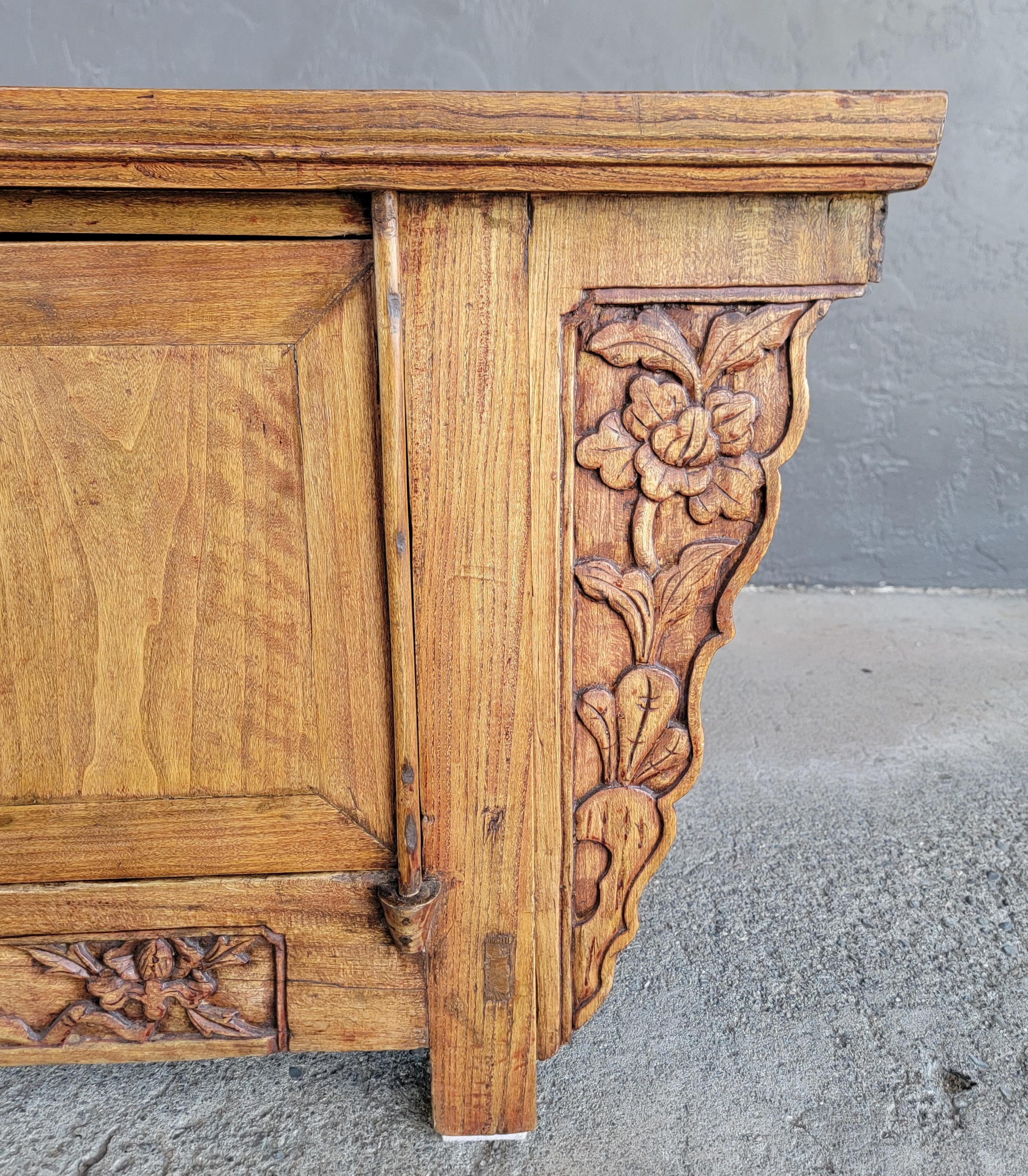 Chinese Alter Cabinet / Table In Good Condition For Sale In Fulton, CA