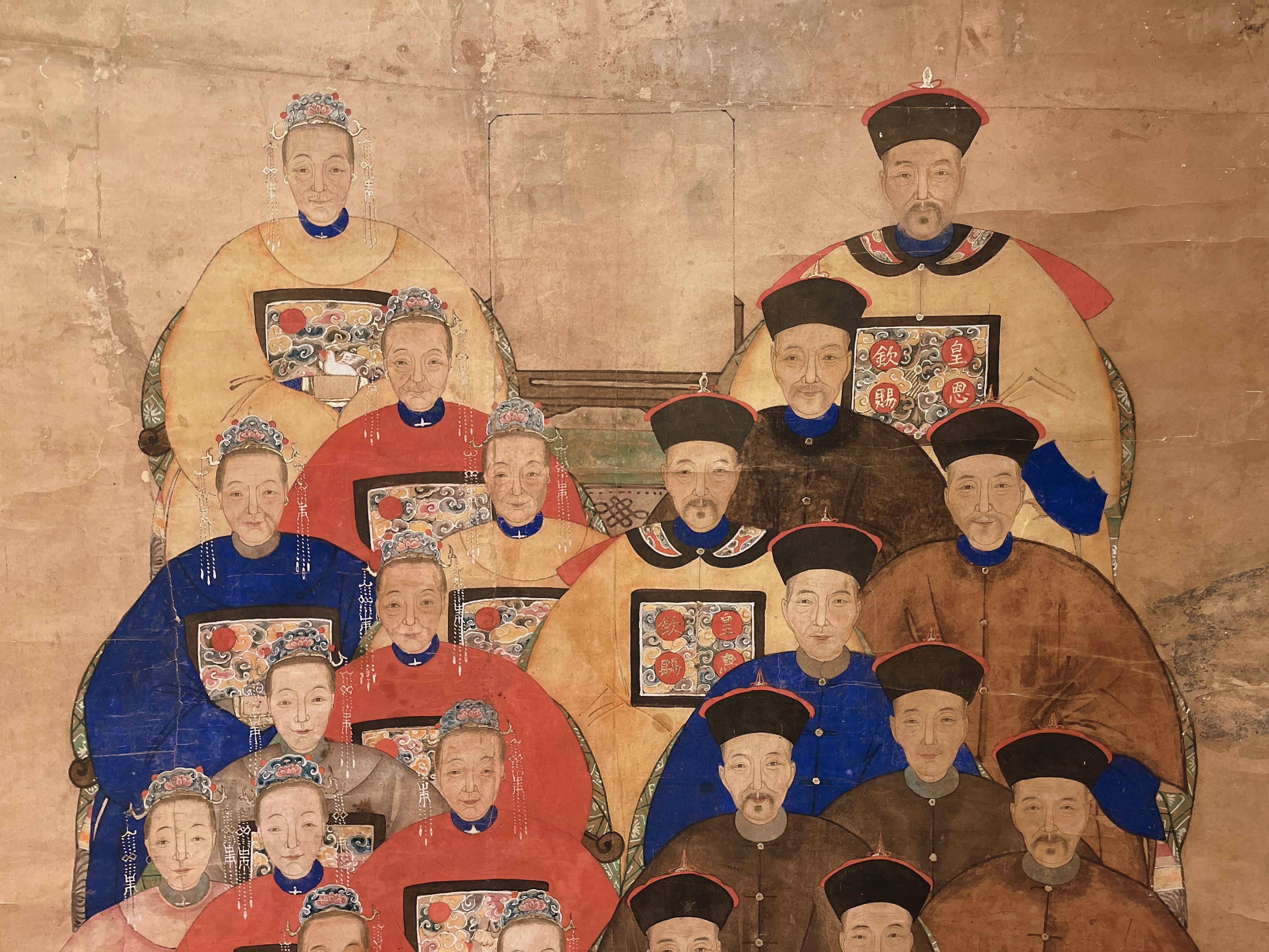 Chinois Peinture d'anciens ancêtres chinois représentant des générations d'officiers de famille. Peinture de volute en vente