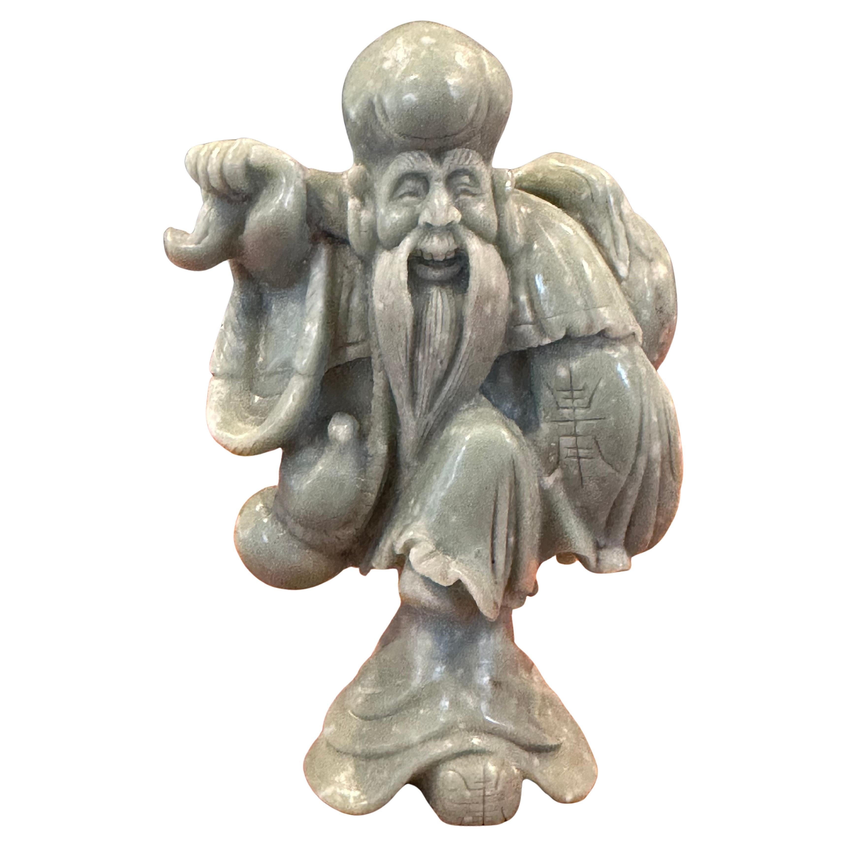 Chinesische Ahnen "Fischer" Figur / Skulptur in Smaragd Stein im Angebot
