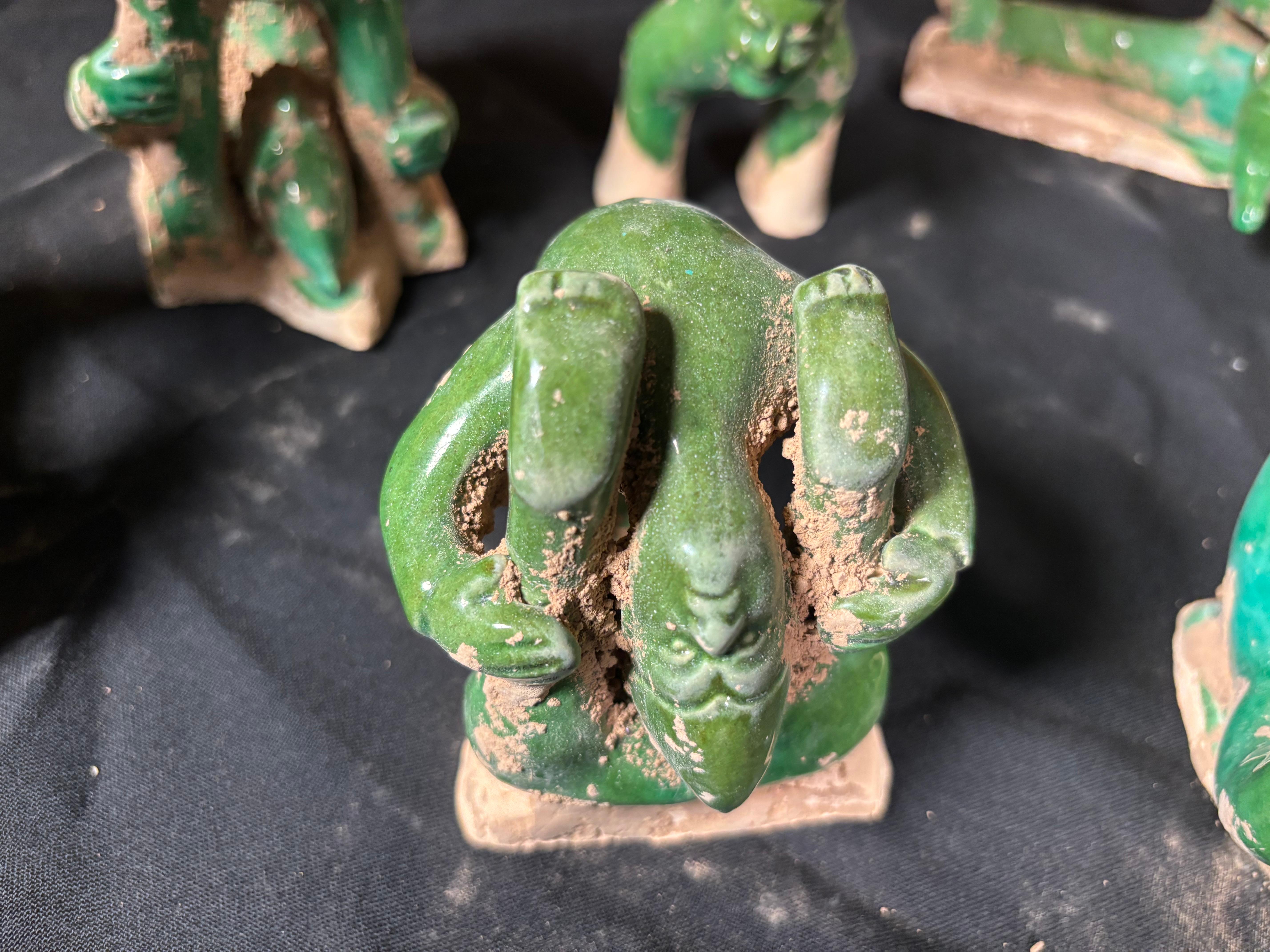 Collection de saltimbanques chinois de l'Antiquité, dynastie Ming 1368-1644 en vente 1