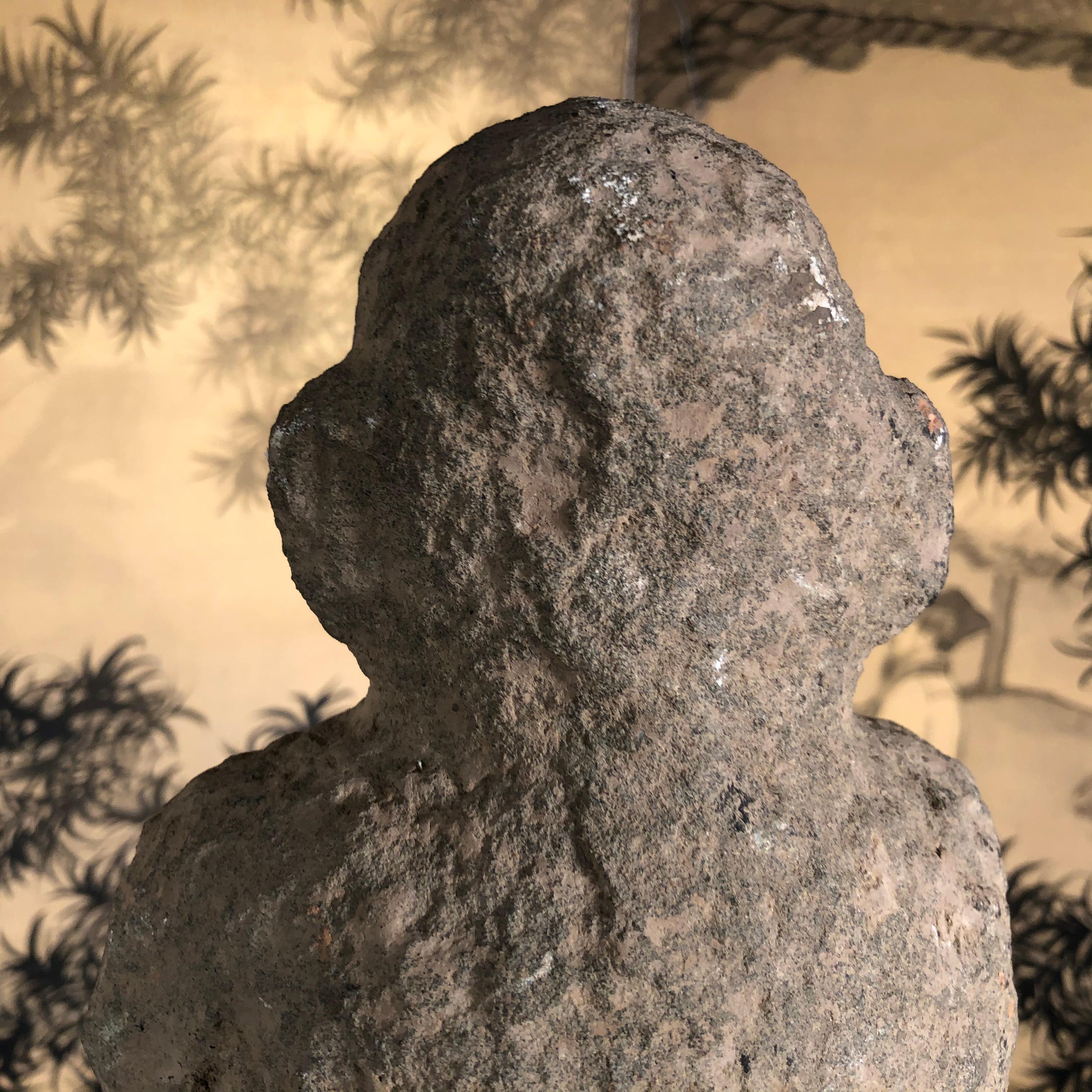 Chinesische männliche Figur aus Stein, 206 v. Chr. - 220 n. Chr. im Angebot 6