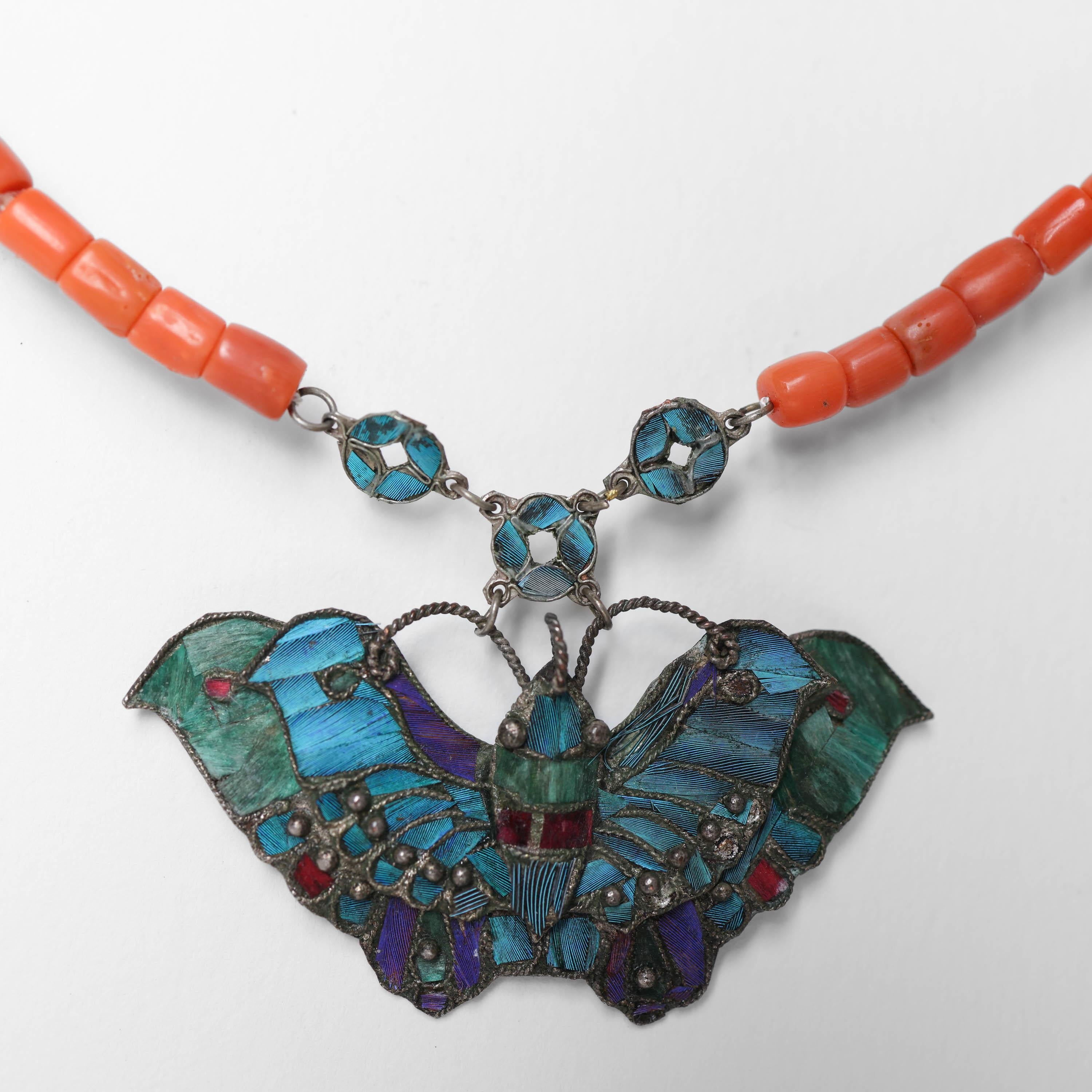 Bead Chinese Antique Art Nouveau Coral and Kingfisher Tian-Tsui Necklace For Sale