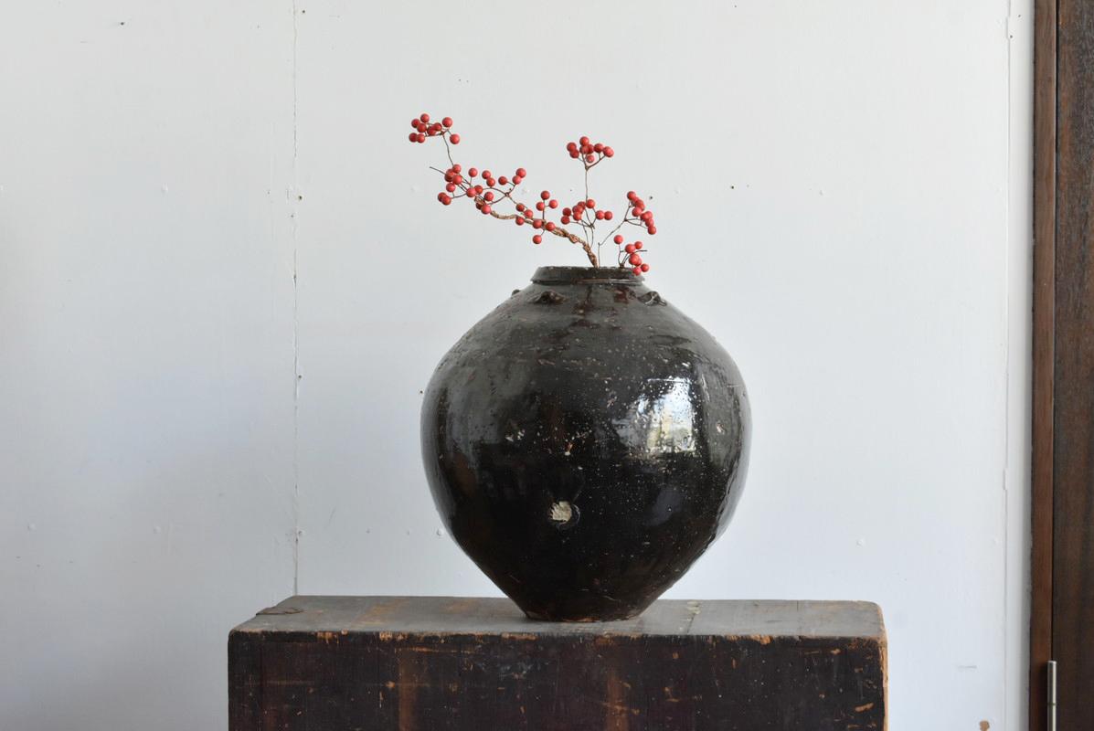 Other Chinese Antique Black Pottery Jar / 1500s / Wabi-Sabi Jar / Beautiful Vase