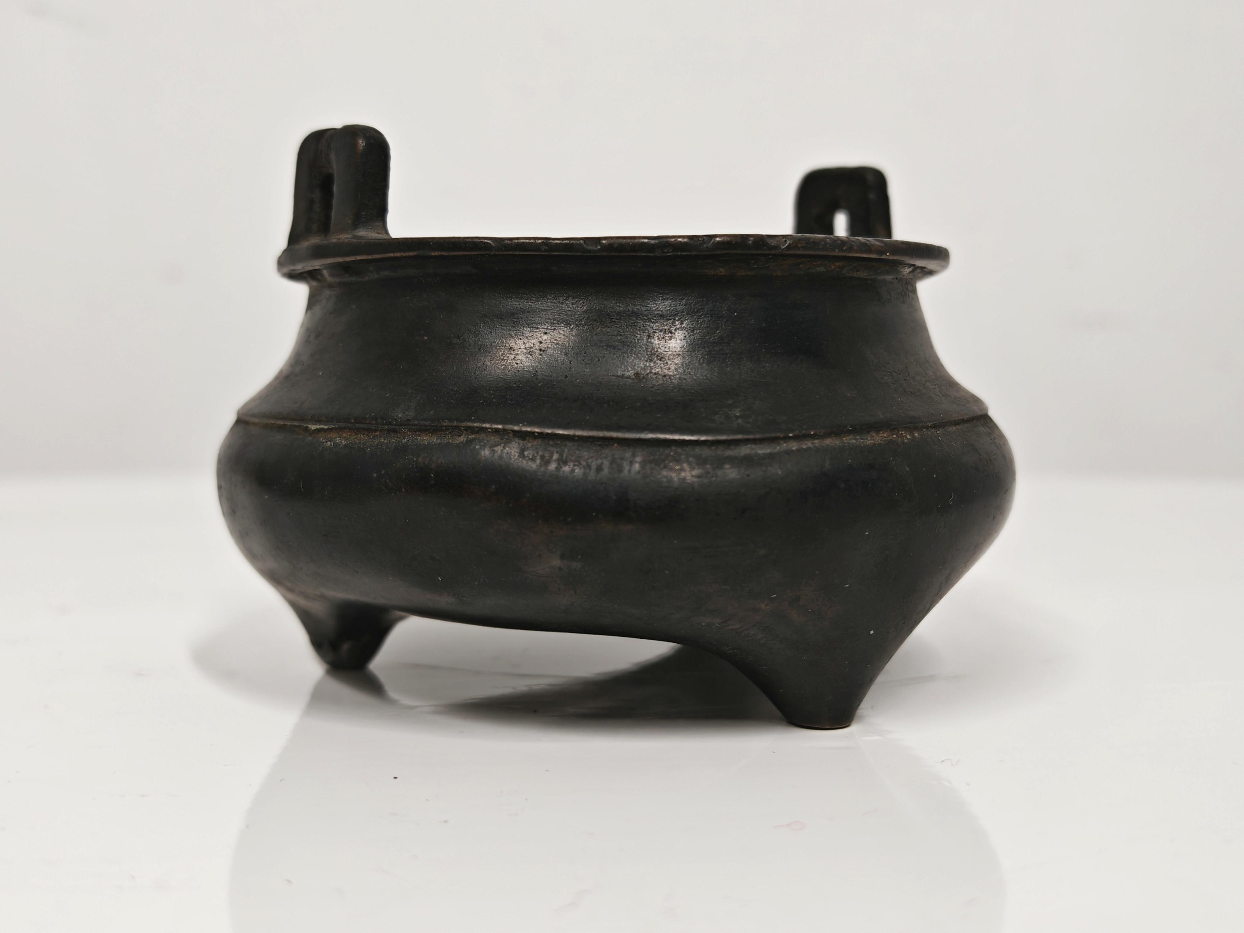 Esportazione cinese Bruciaincenso cinese in bronzo antico in vendita