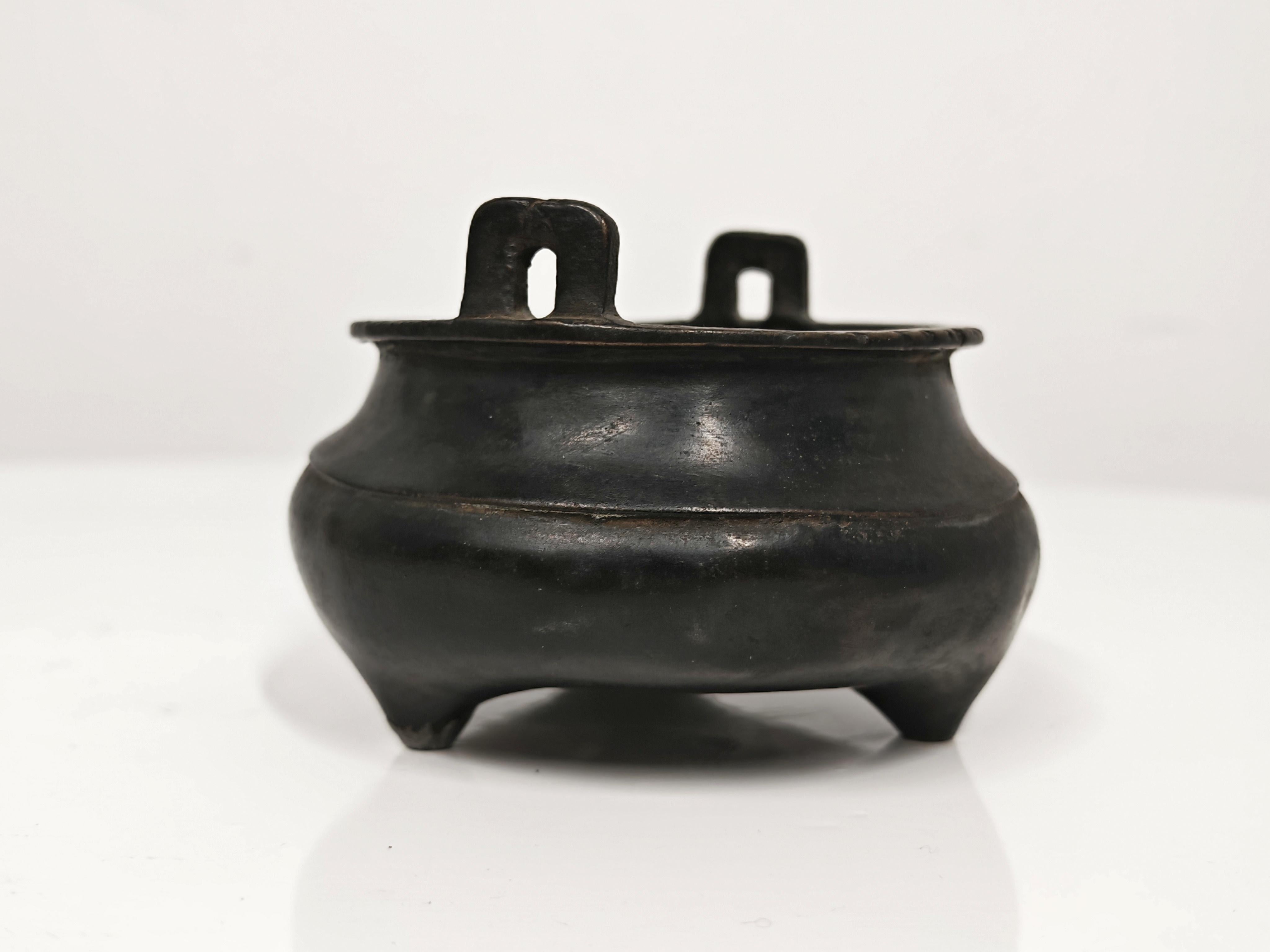 Cinese Bruciaincenso cinese in bronzo antico in vendita