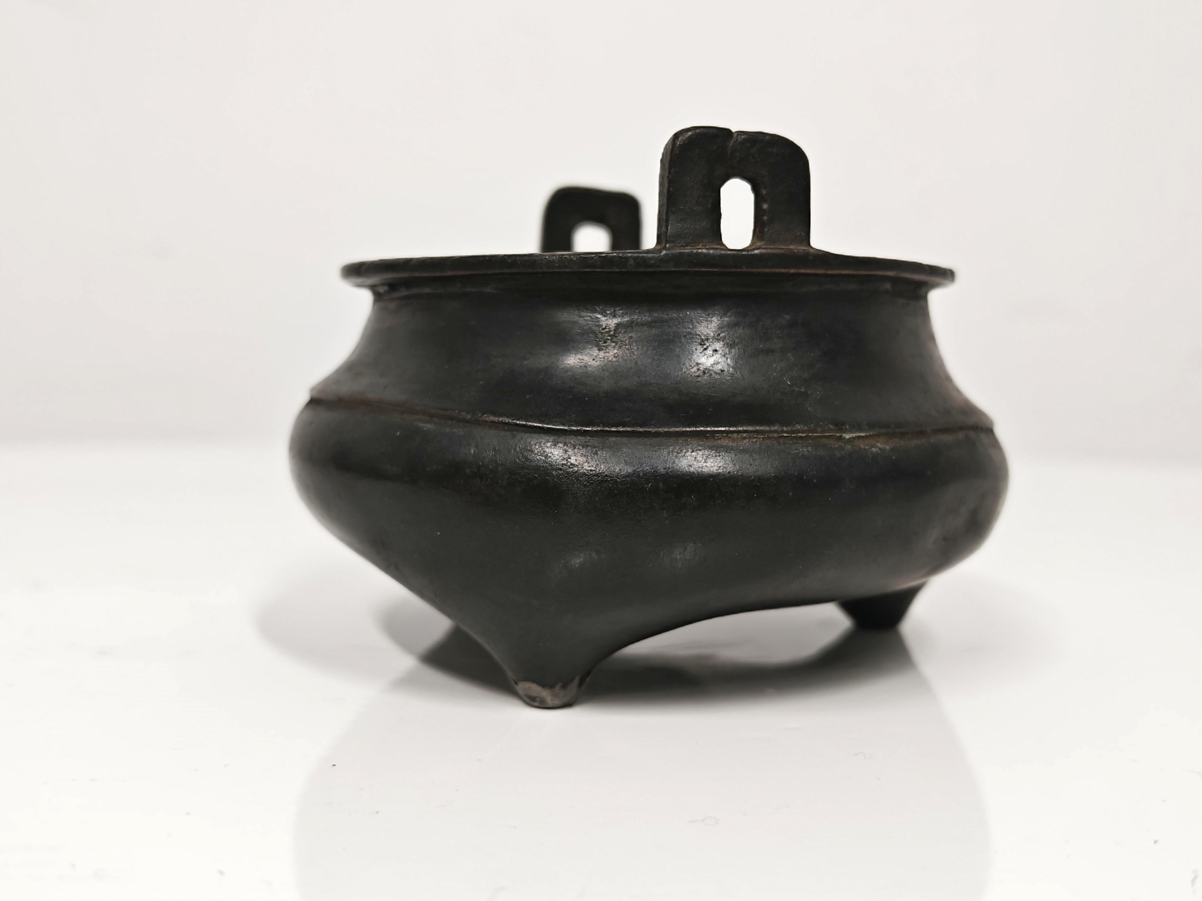 Bruciaincenso cinese in bronzo antico In condizioni buone in vendita a Beograd, RS