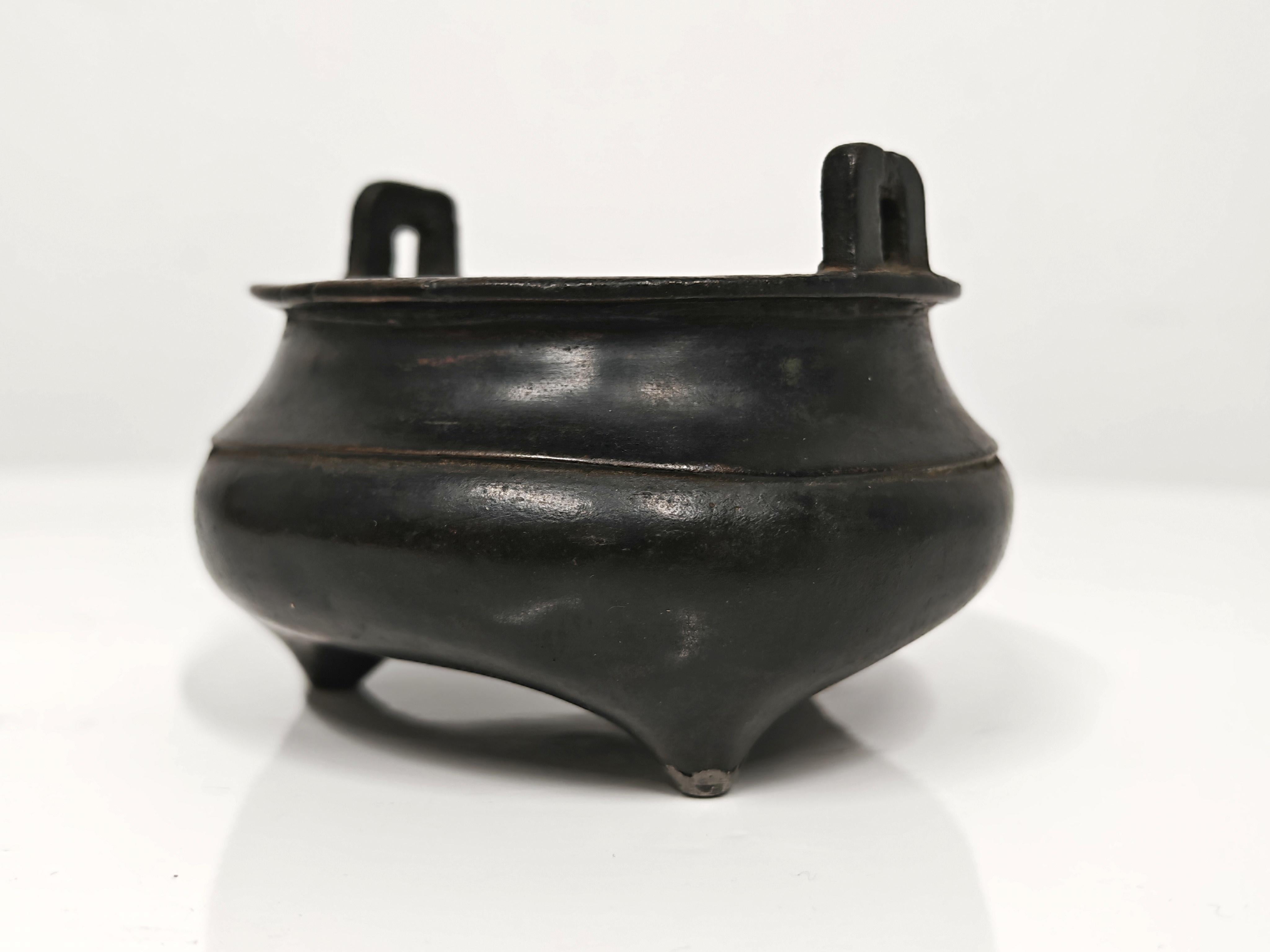 XIX secolo Bruciaincenso cinese in bronzo antico in vendita