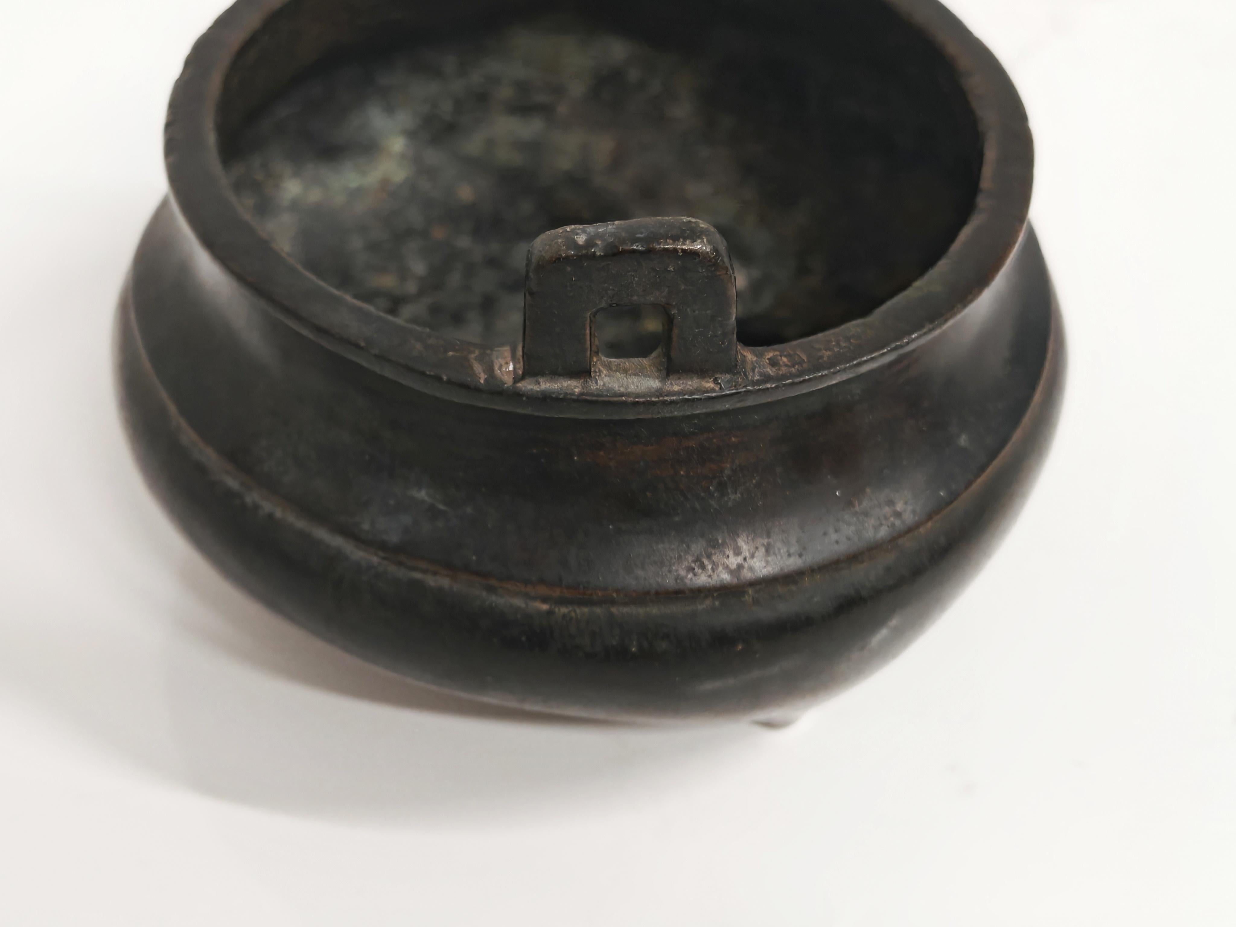 Bruciaincenso cinese in bronzo antico in vendita 1