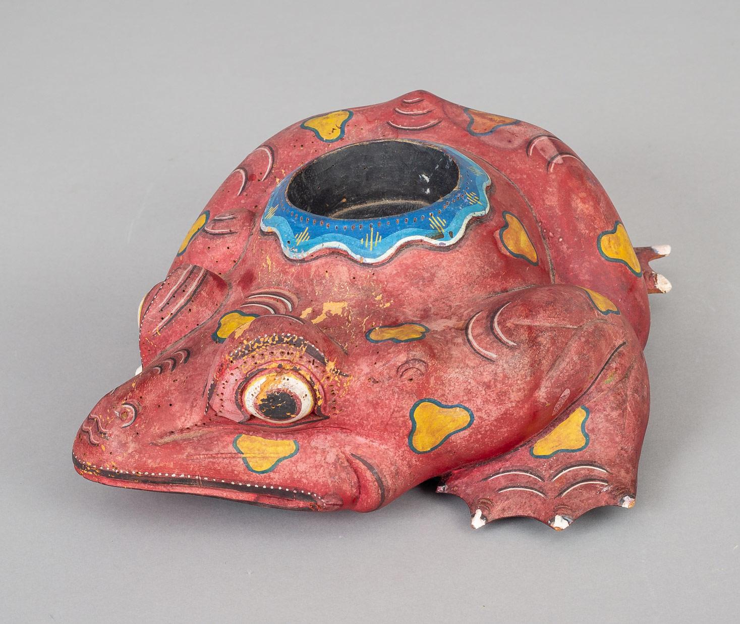 Chinese Export Chinese Antique Carved and Painted Frog For Sale