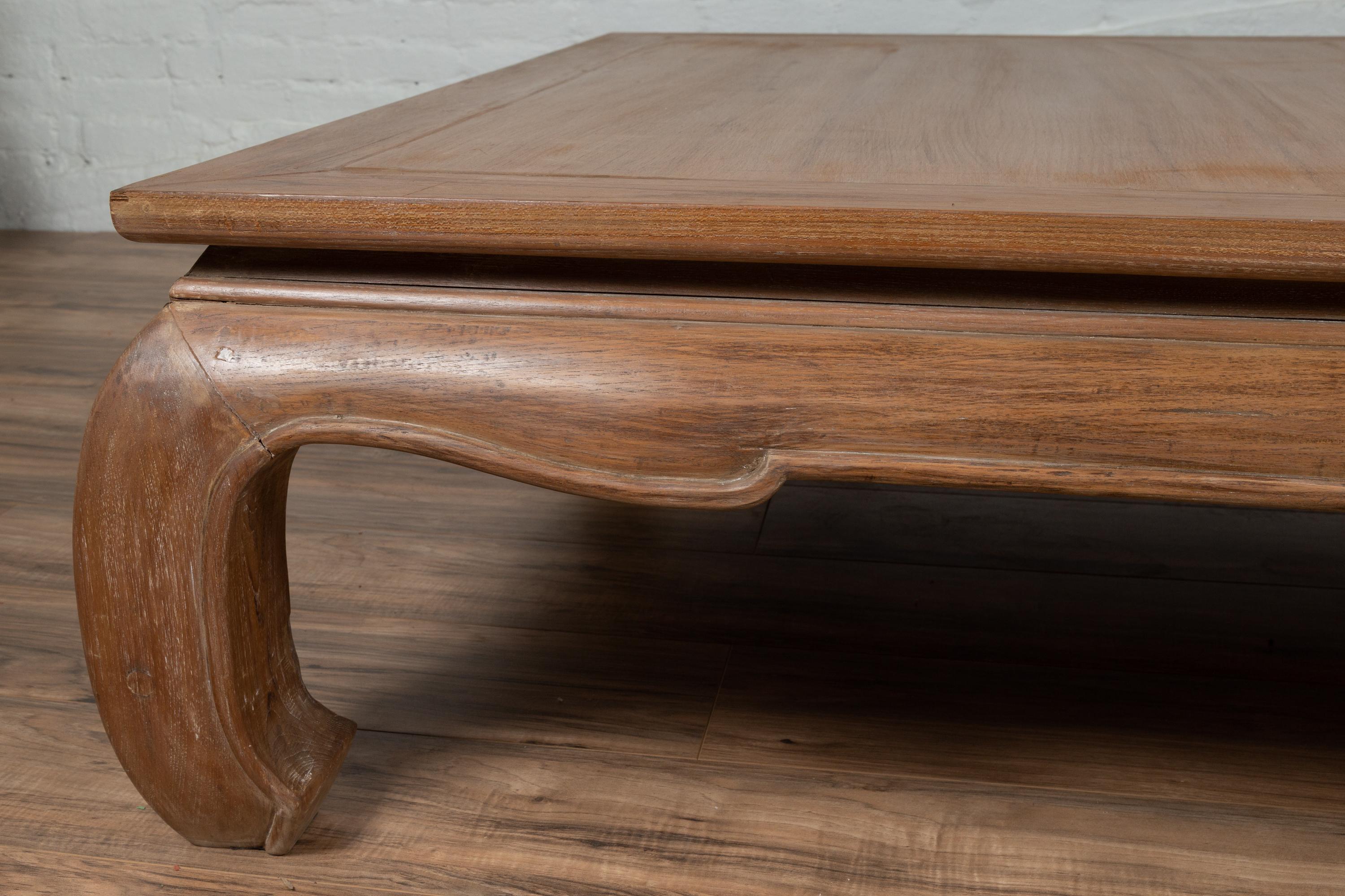 20th Century Chinese Antique Coffee Table with Natural Patina, Bulging Legs and Waisted Apron