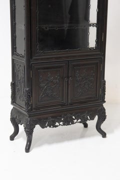 Chinese Antique Colonial Showcase in Fine Wood